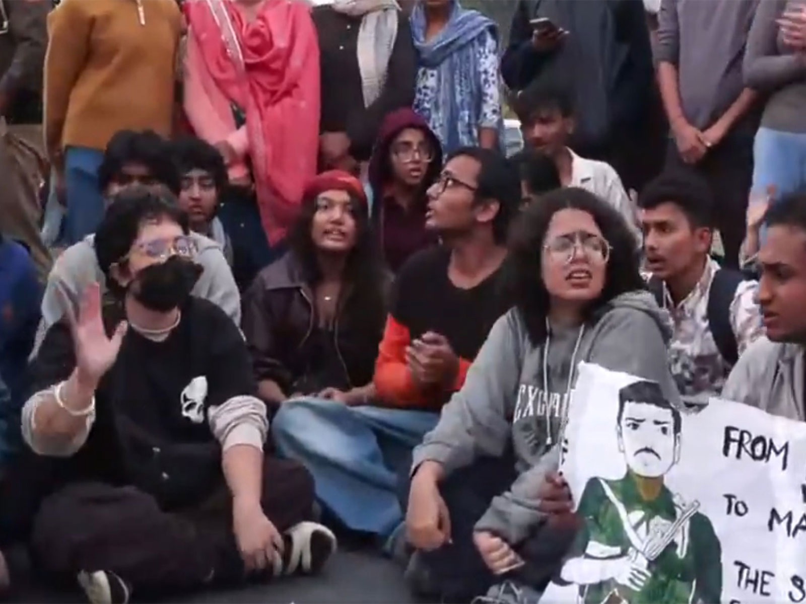 A group of protesters holds a protest at India Gate (Photo/ANI) A group of protesters holds a protest at India Gate (Photo/ANI)