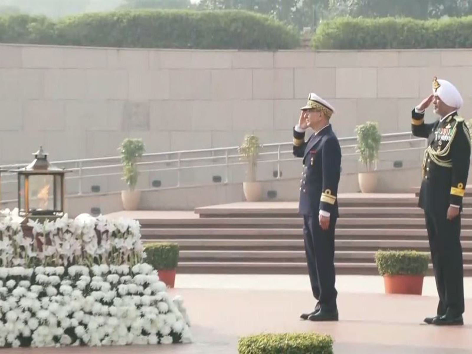 Rear Admiral Mohamed Tahin, Inspector of the Moroccan Royal Navy pays tribute at National War Memorial (Photo/ANI)