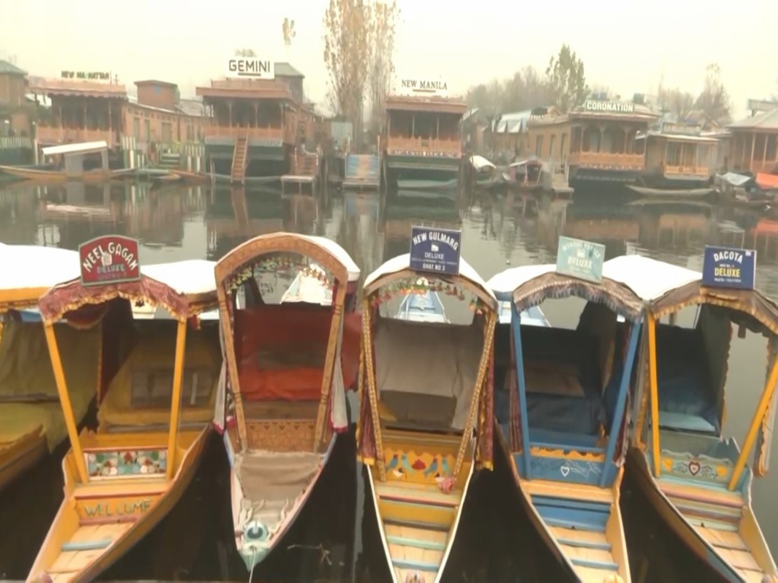 Shikaras (Kashmiri Boats) on Dal Lake (Photo/ANI)