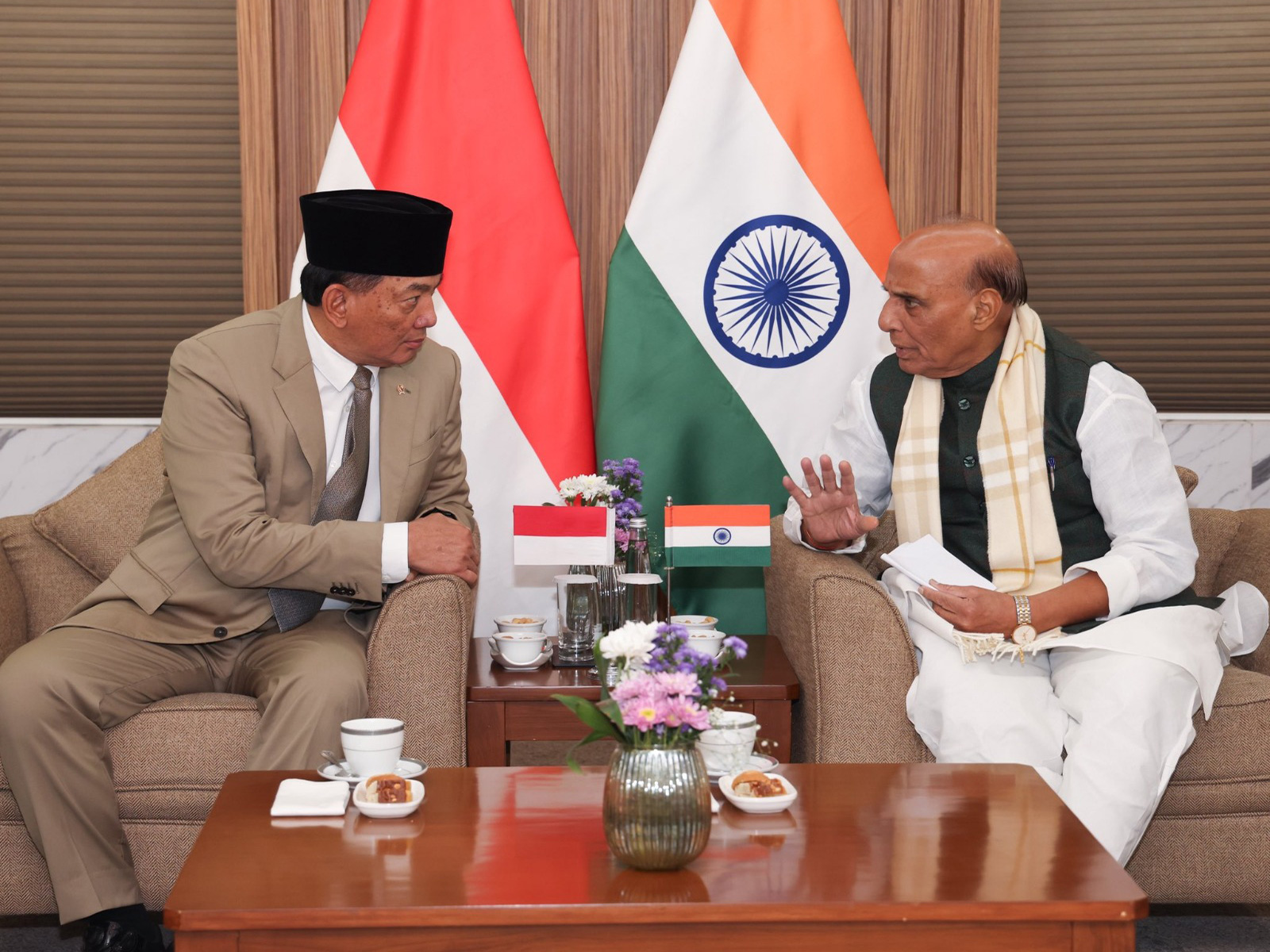 Defence Minister Rajnath Singh and his Indonesian counterpart, Sjafrie Sjamsoeddin (Photo/PIB) Defence Minister Rajnath Singh and his Indonesian counterpart, Sjafrie Sjamsoeddin (Photo/PIB)