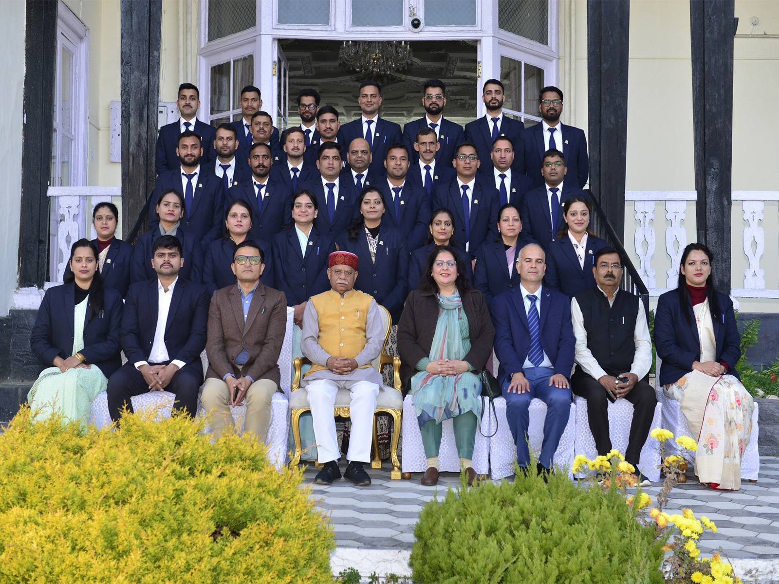 HPF&AS Trainee Officers Call on Himachal Governor Shiv Pratap Shukla (Photo/Himachal Pradesh Raj Bhavan) HPF&AS Trainee Officers Call on Himachal Governor Shiv Pratap Shukla (Photo/Himachal Pradesh Raj Bhavan)