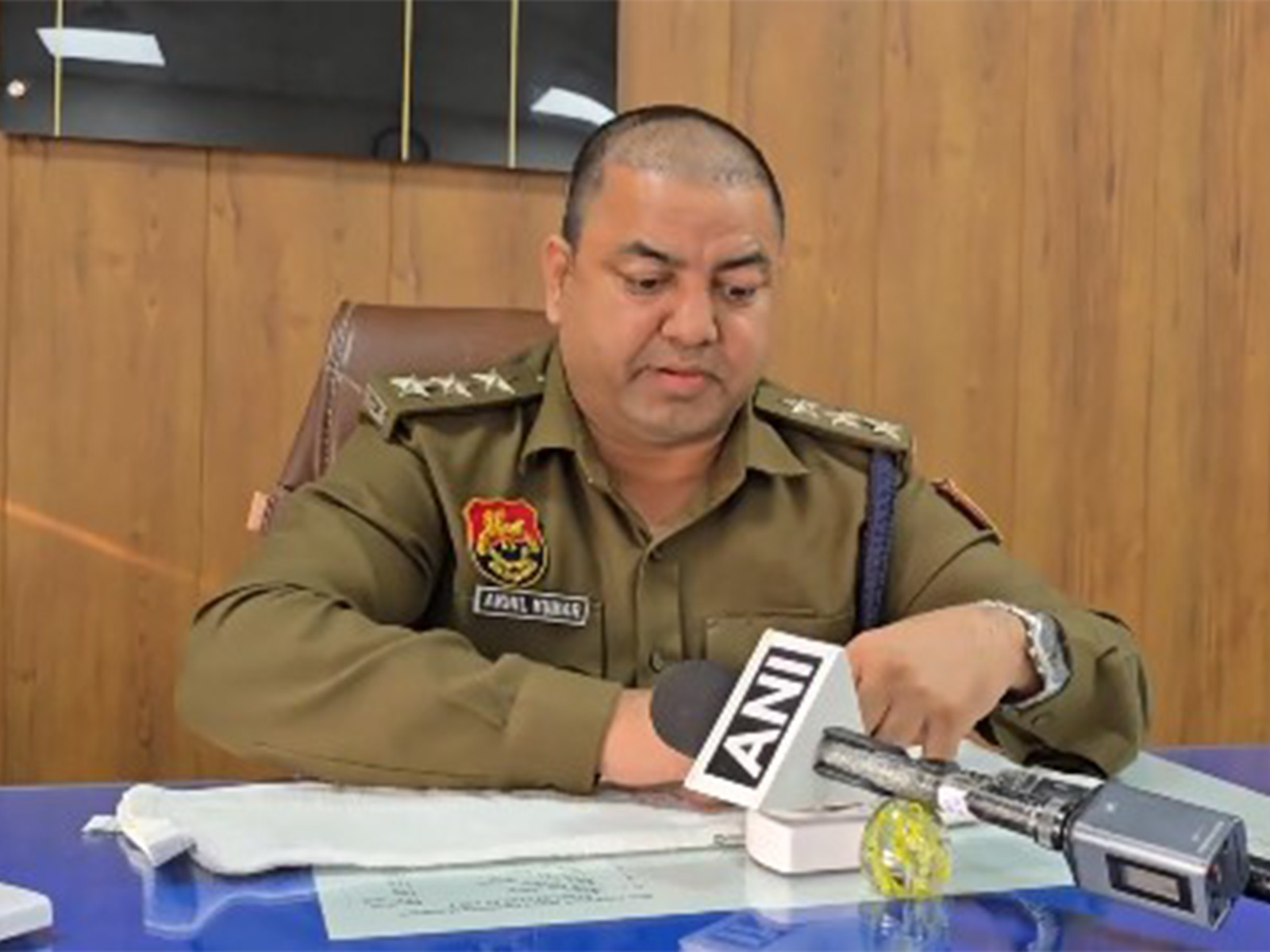 ACP Jhajjar and CWG medalist (Boxing), Akhil Kumar (Photo/ANI)