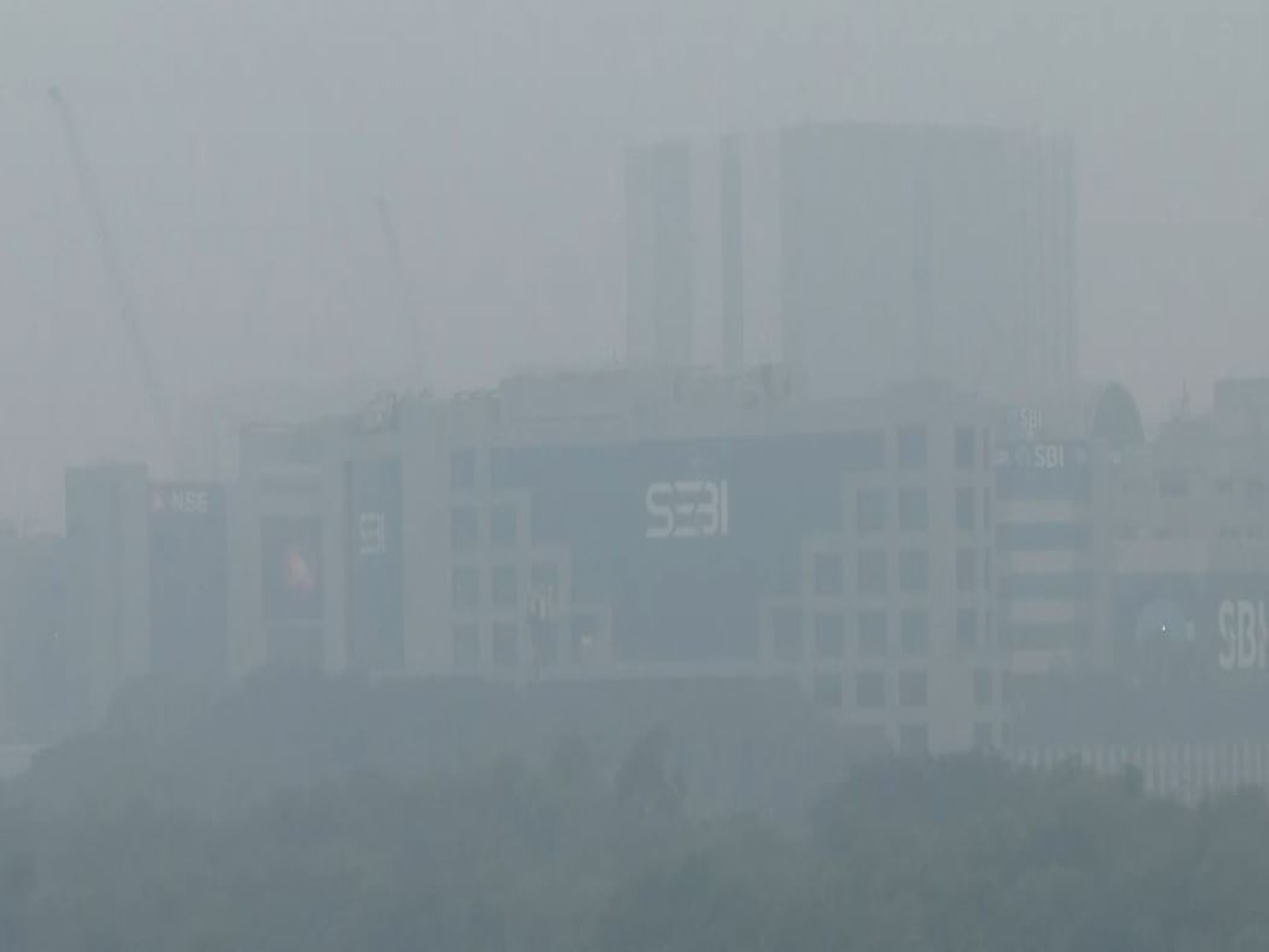 Smog engulfs skies in Mumbai (Photo/ANI) Smog engulfs skies in Mumbai (Photo/ANI)