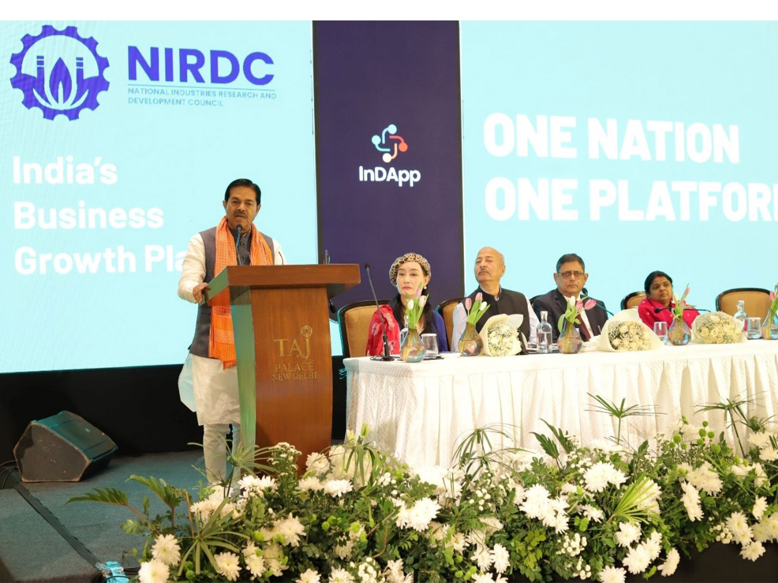 B. L. Verma, Minister of State for Social Justice and Empowerment and Consumer Affairs, Food and Public Distribution, addressing the gathering during the launch of InDApp for MSMEs. (1)