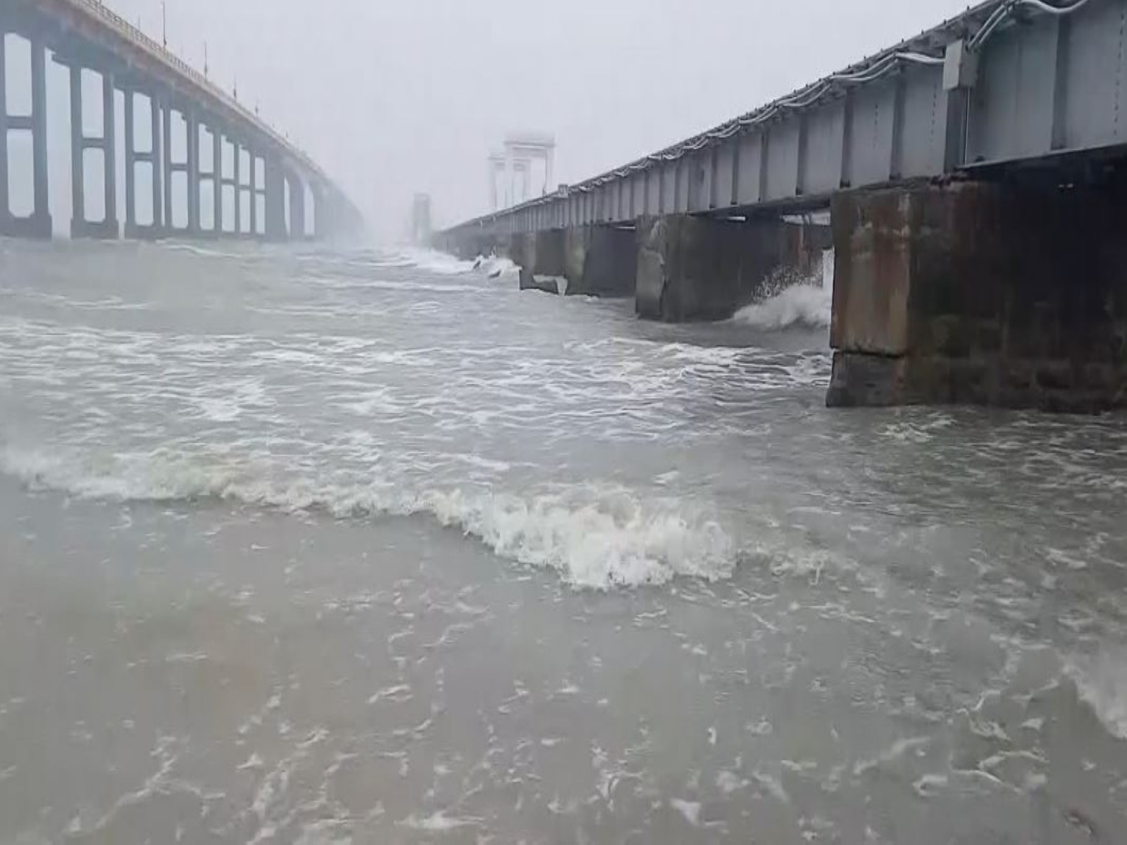 Cyclone ‘Ditwah’ hits Pamban with strong winds, heavy rain and rough sea conditions (Photo/ANI) Cyclone ‘Ditwah’ hits Pamban with strong winds, heavy rain and rough sea conditions (Photo/ANI)