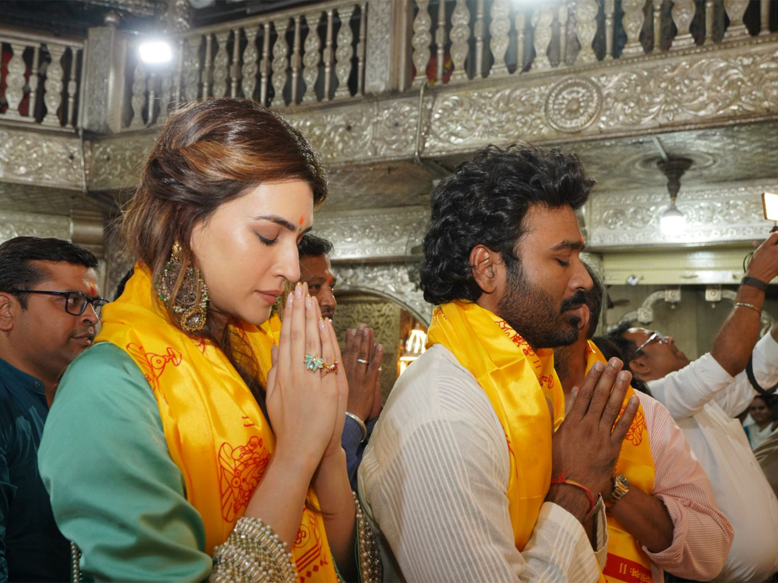 Kriti Sanon and Dhanush at temple in Pune (Image source:  T-Series team)
