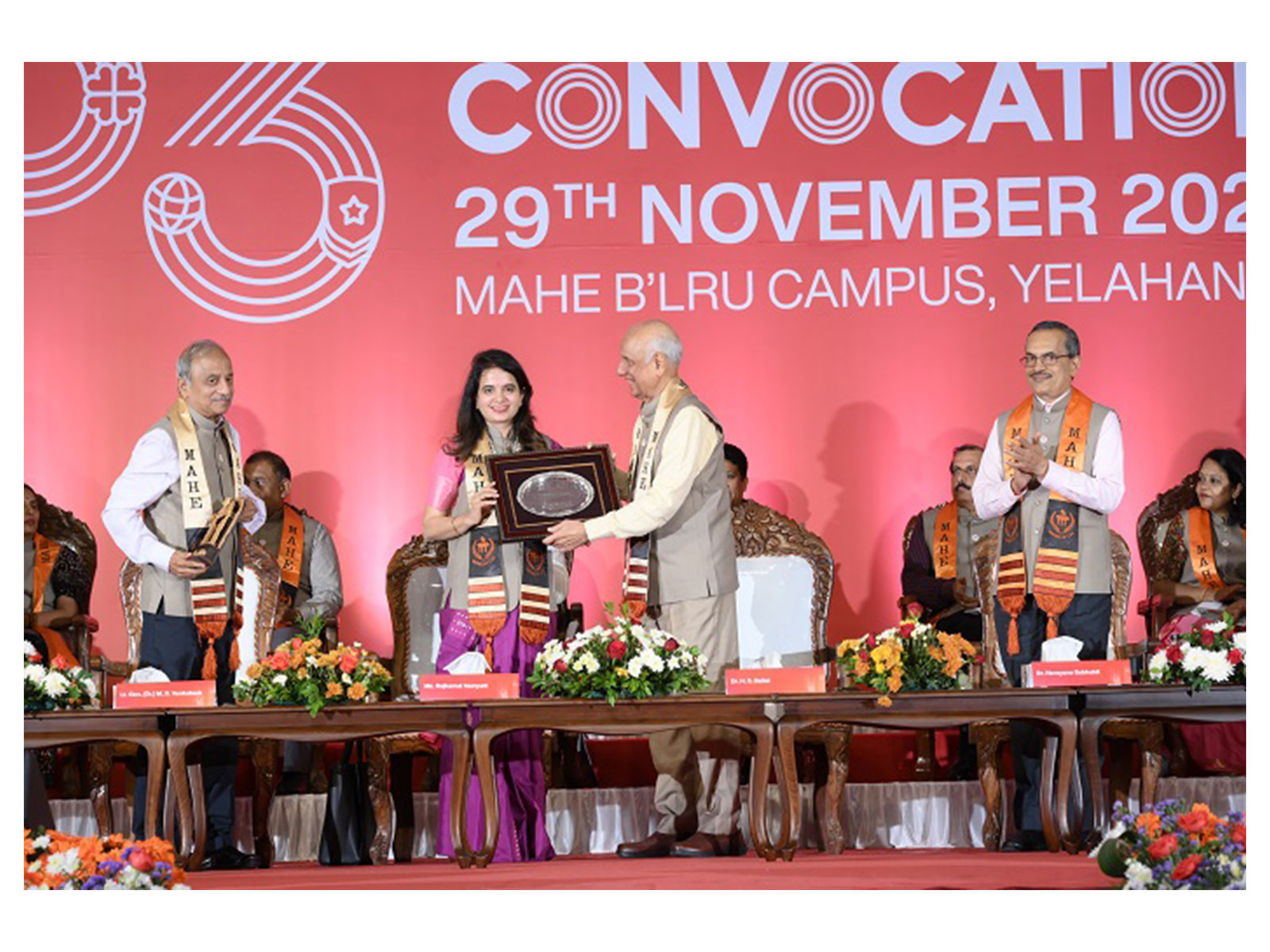 Chief Guest Ms. Rajkamal Vempati being felicitated by Pro Chancellor Dr. H. S. Ballal during the 33rd Convocation of MAHE Bengaluru