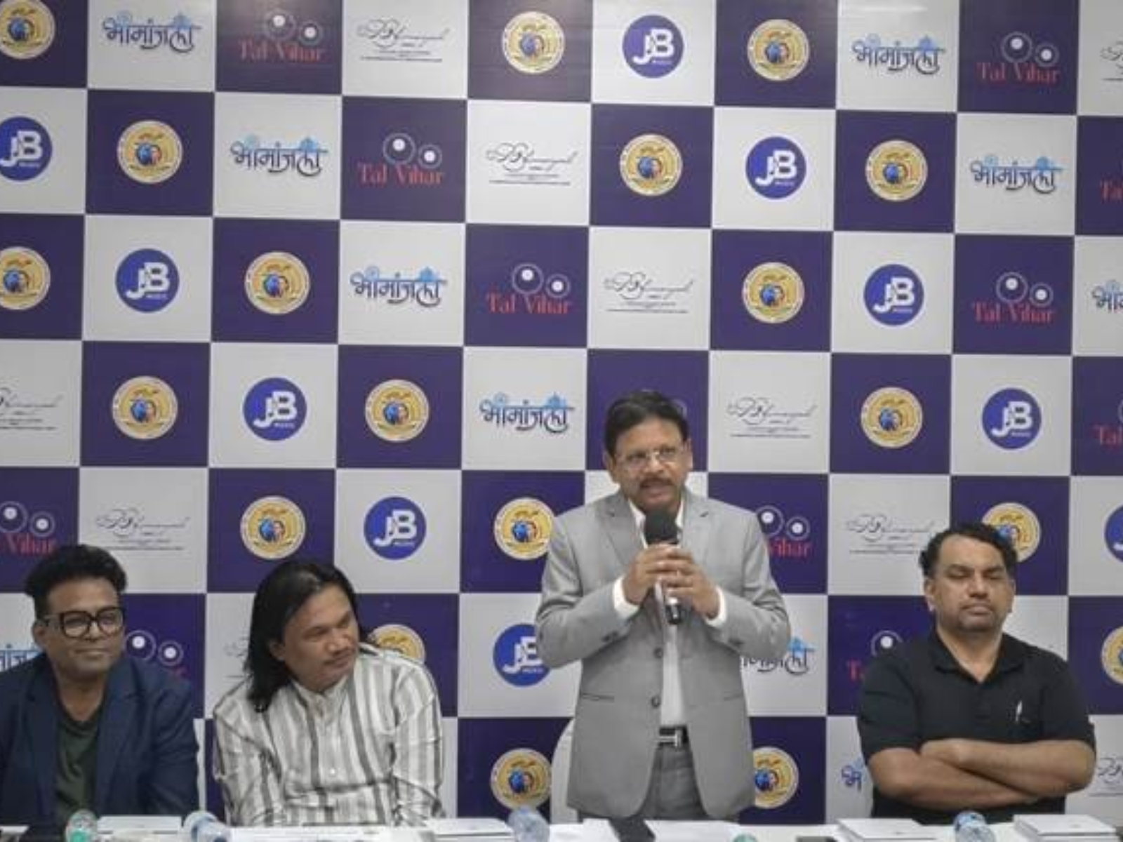 Press Conference Concludes at Mumbai Press Club; Grand Pre Dawn Concert on 6 December at 6:00 AM