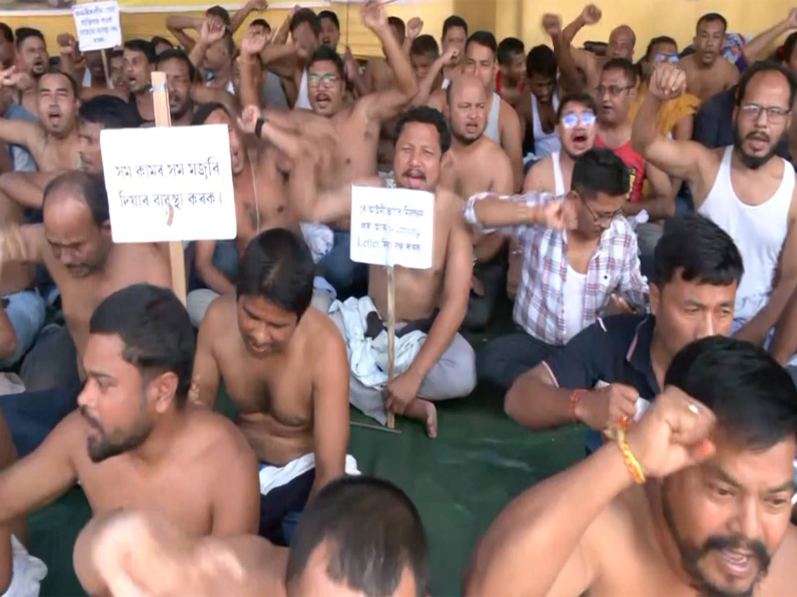 Visuals from the protest (Photo/ANI) Visuals from the protest (Photo/ANI)