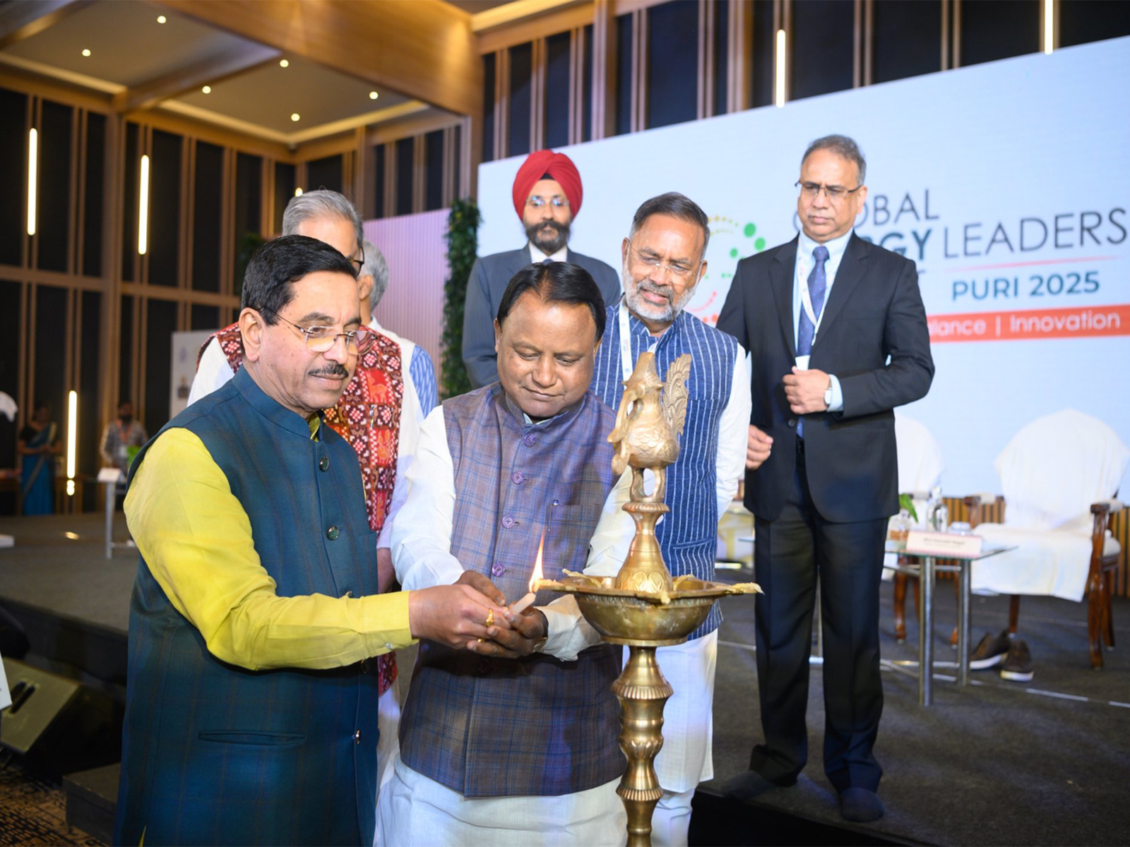 Union Minister Pralhad Joshi with Odisha CM Mohan Charan Majhi inaugurating the summit (Photo/X/@JoshiPralhad)