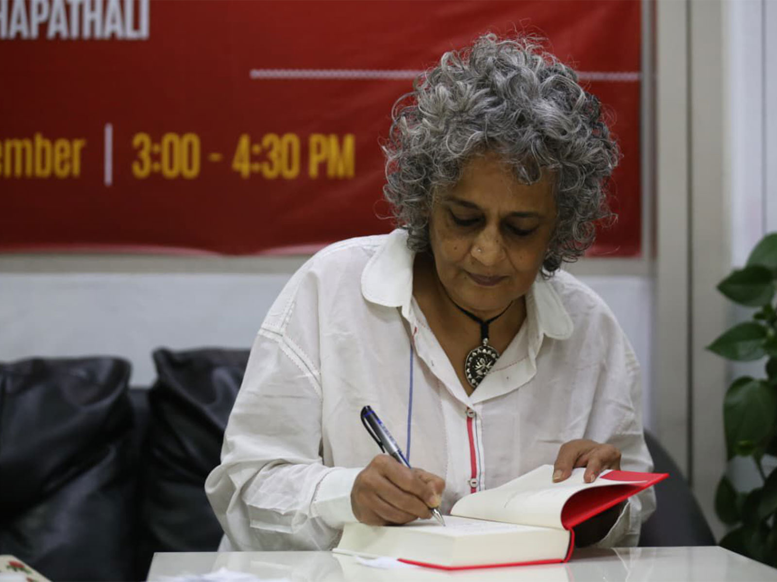 Author Arundhati Roy (Photos/ANI) Author Arundhati Roy (Photos/ANI)