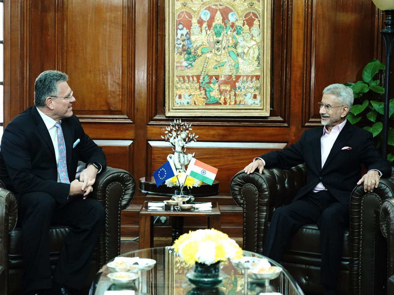 EAM S Jaishankar with European Trade and Economic Security Commissioner Maroš Šefčovič in New Delhi (Photo:X/@DrSJaishankar) EAM S Jaishankar with European Trade and Economic Security Commissioner Maroš Šefčovič in New Delhi (Photo:X/@DrSJaishankar)