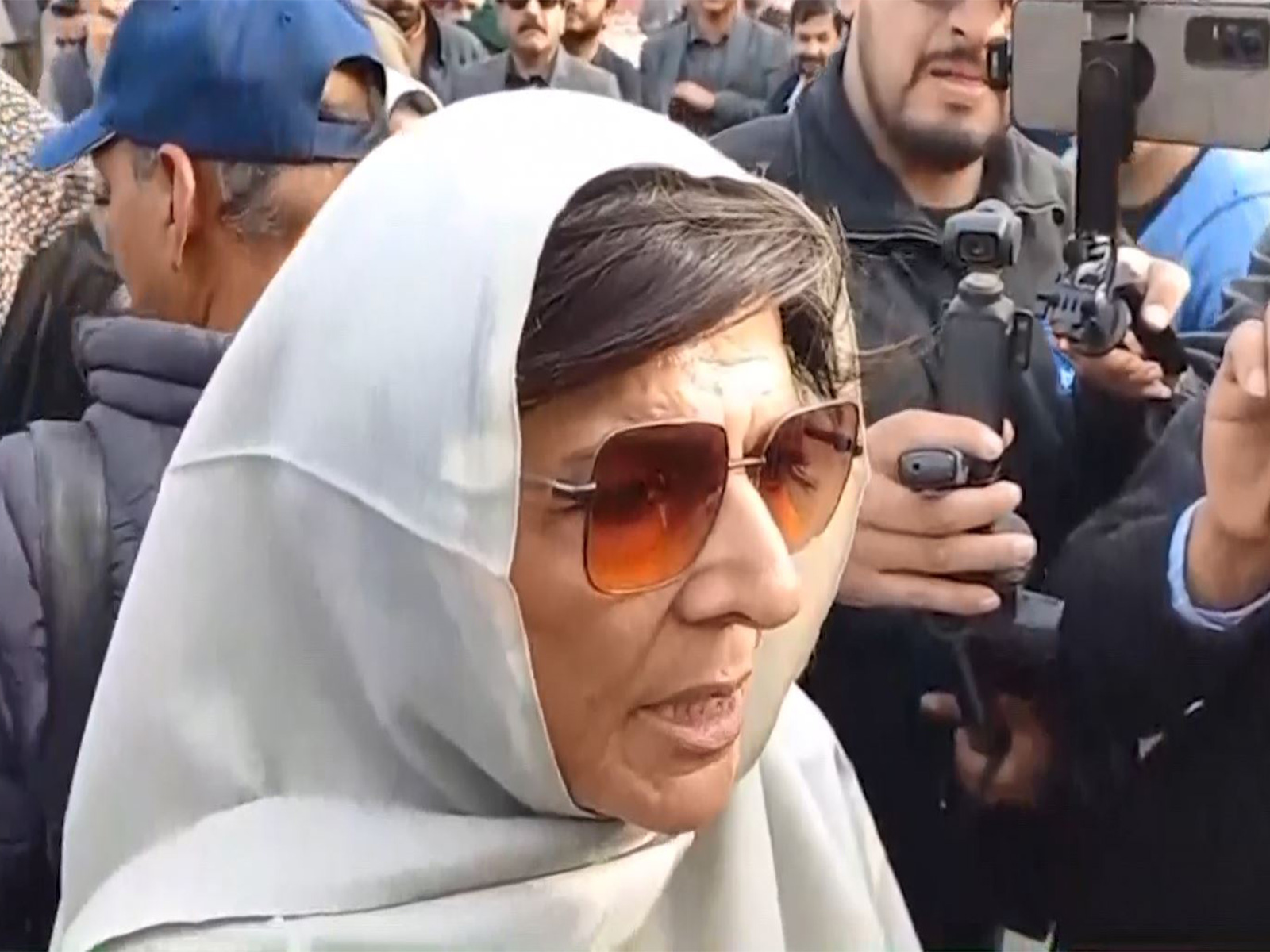 Aleema Khan speaks to reporters outside Adiala Jail in Rawalpindi as she alleges her brother Imran Khan is being “kept in illegal isolation.” (Photo/ANI) Aleema Khan speaks to reporters outside Adiala Jail in Rawalpindi as she alleges her brother Imran Khan is being “kept in illegal isolation.” (Photo/ANI)