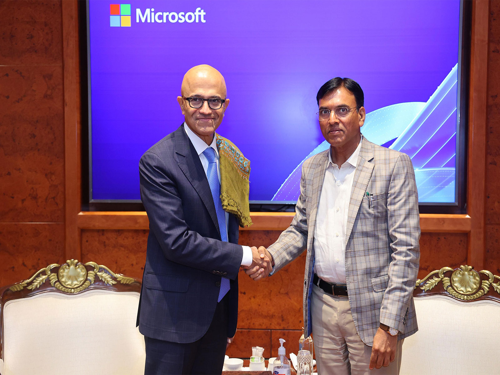 Microsoft CEO Satya Nadella and Union Minister for Labour & Employment and Youth Affairs & Sports, Mansukh Mandaviya (Photo/X@mansukhmandviya)