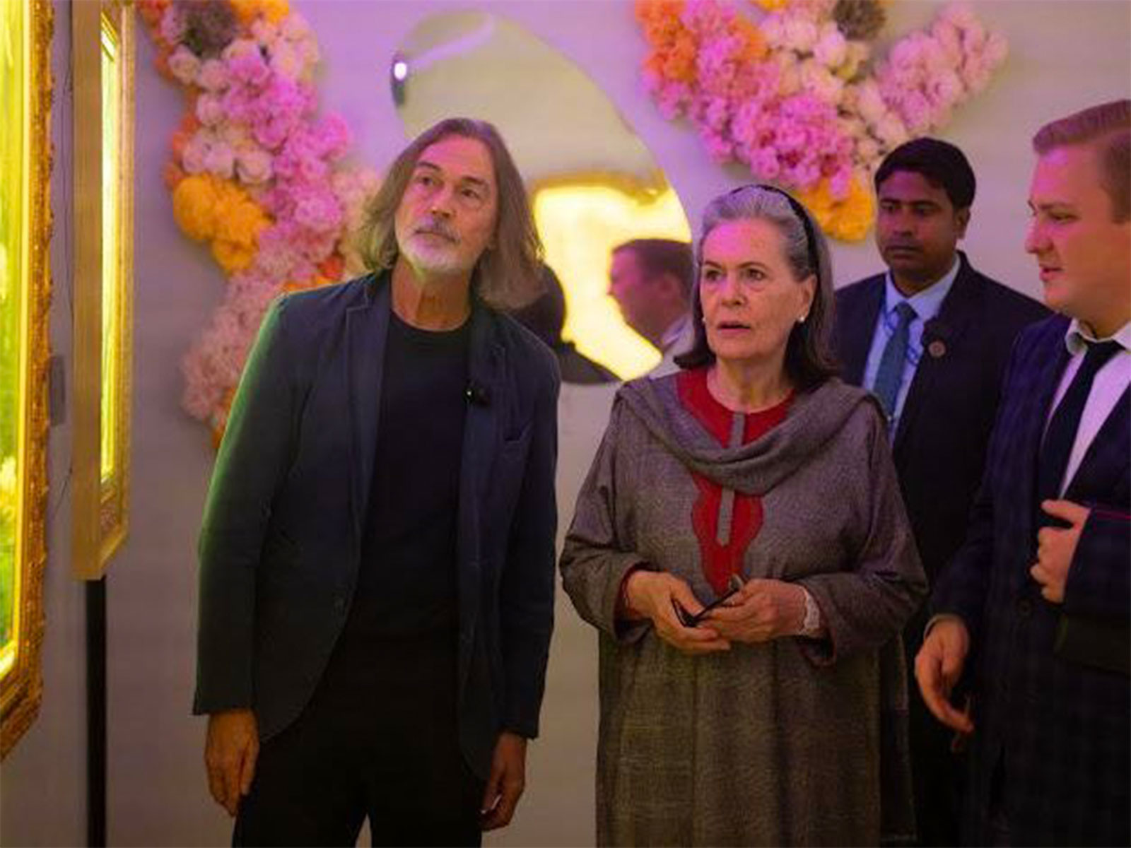 Congress Parliamentary Party Chairperson Sonia Gandhi with Russian artist Nikas Safronov (Photo:X/ @RusEmbIndia) Congress Parliamentary Party Chairperson Sonia Gandhi with Russian artist Nikas Safronov (Photo:X/ @RusEmbIndia)