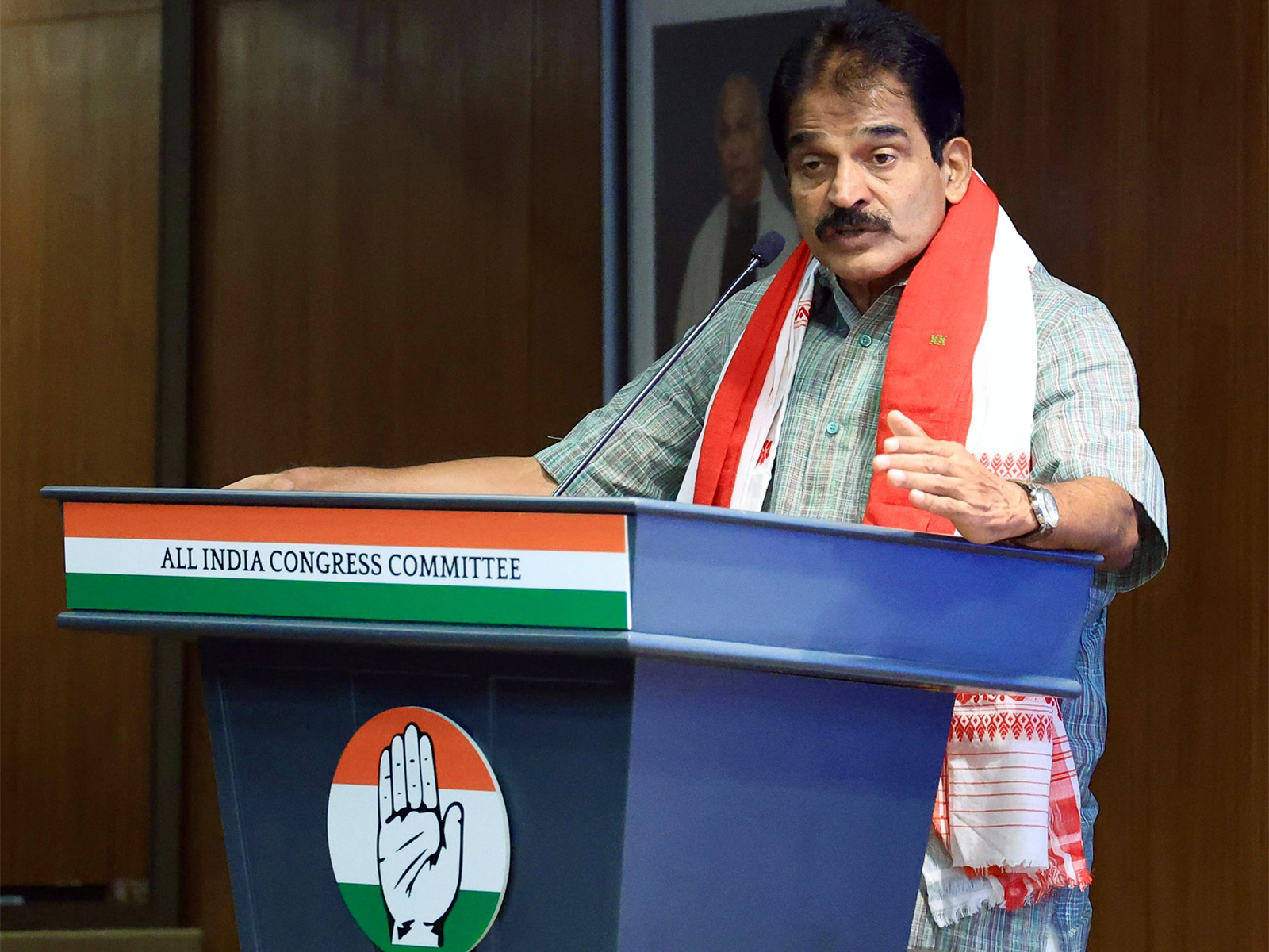 Congress general secretary KC Venugopal (File Photo/ANI) Congress general secretary KC Venugopal (File Photo/ANI)