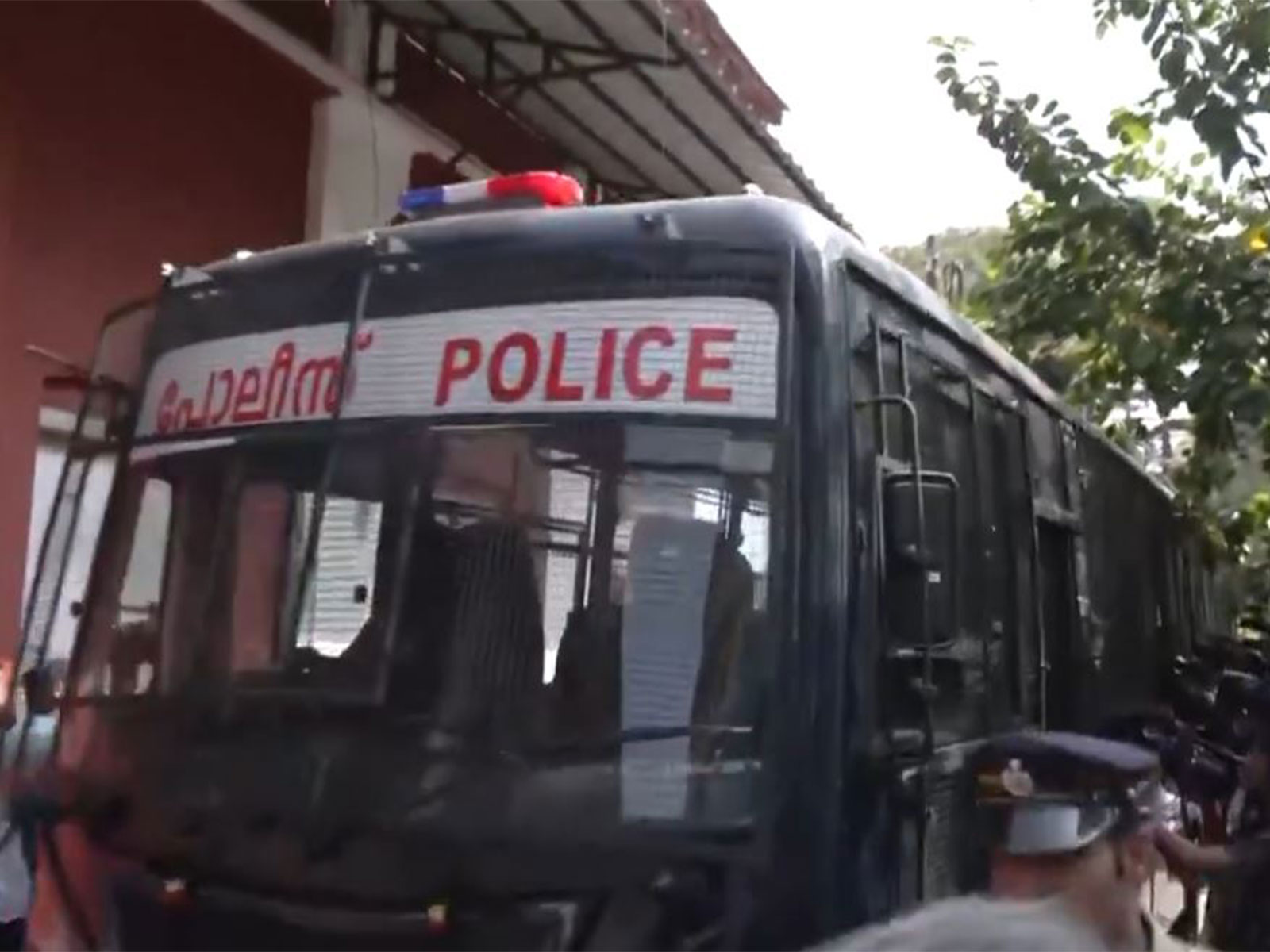 Pulsar Suni produced in Kochi District Court in actress assault case (Photo/ANI) Pulsar Suni produced in Kochi District Court in actress assault case (Photo/ANI)