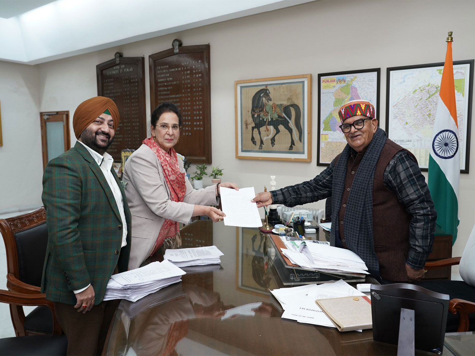 Navjot Kaur Sidhu submits letter to Punjab Governor Gulab Chand Kataria (Photo/@NavjotSidh42212) Navjot Kaur Sidhu submits letter to Punjab Governor Gulab Chand Kataria (Photo/@NavjotSidh42212)