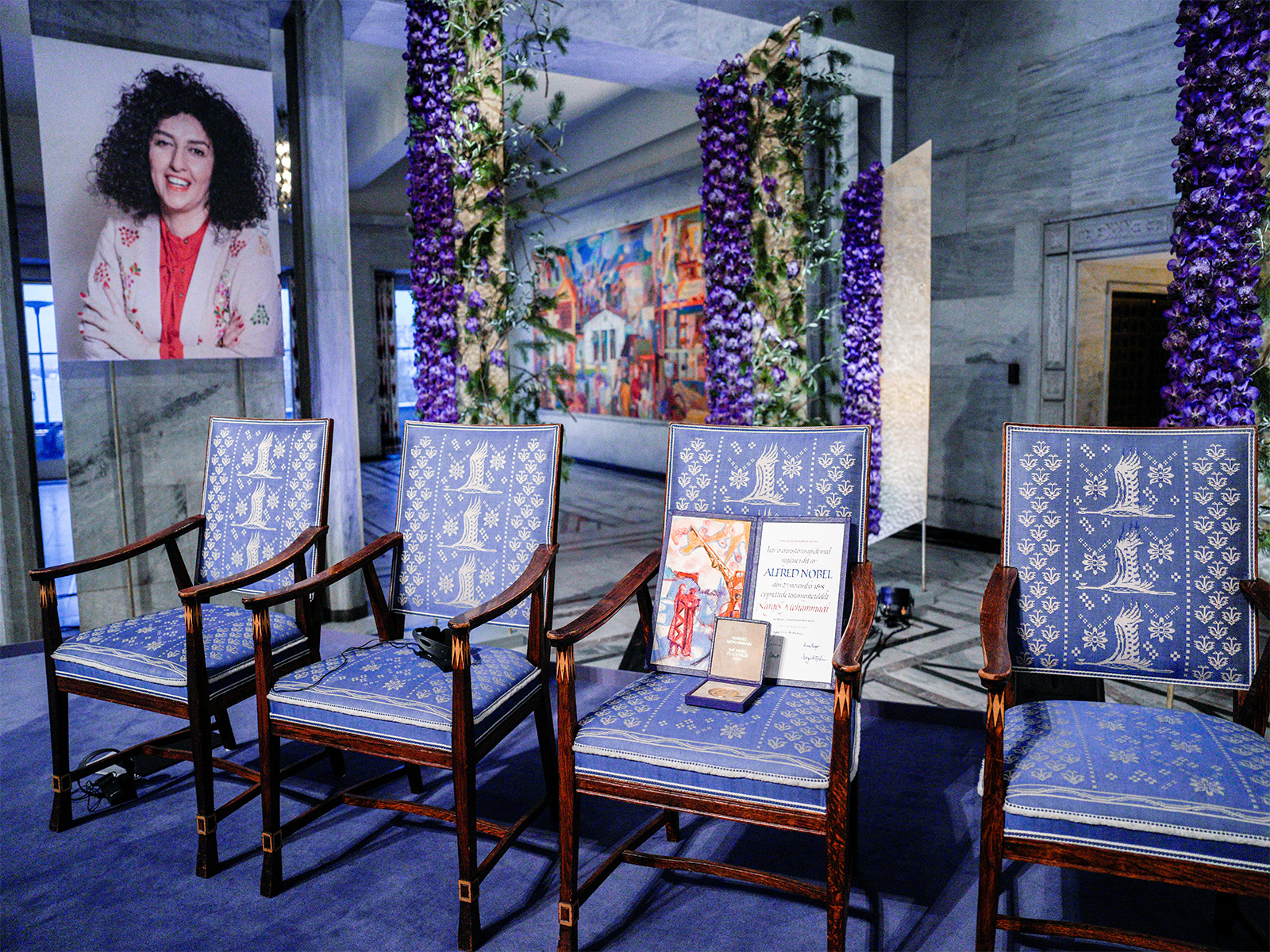 An empty space showing that Nobel Peace Prize winner Narges Mohammadi was not present during the award ceremony at Oslo City Hall (Photo/Reuters) An empty space showing that Nobel Peace Prize winner Narges Mohammadi was not present during the award ceremony at Oslo City Hall (Photo/Reuters)