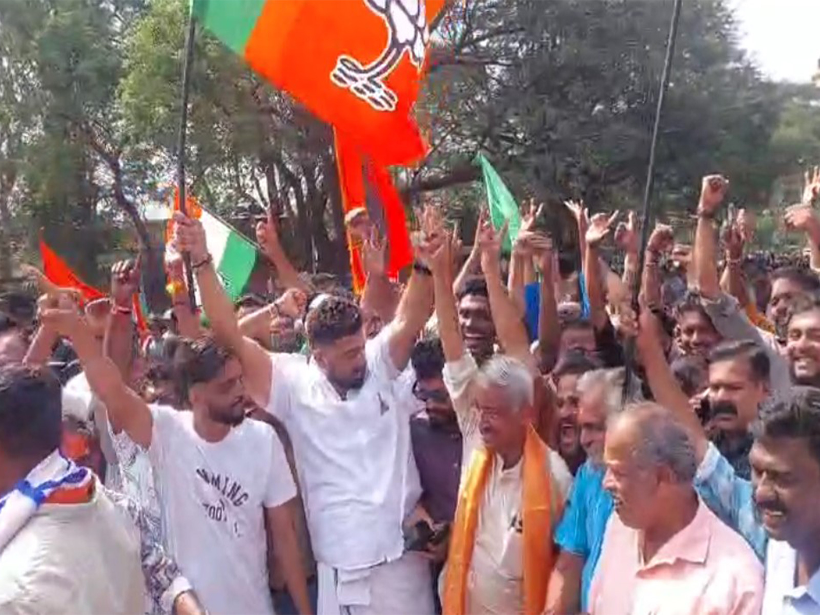 BJP celebrate the party’s win In the local body polls (Photo/ANI) BJP celebrate the party’s win In the local body polls (Photo/ANI)