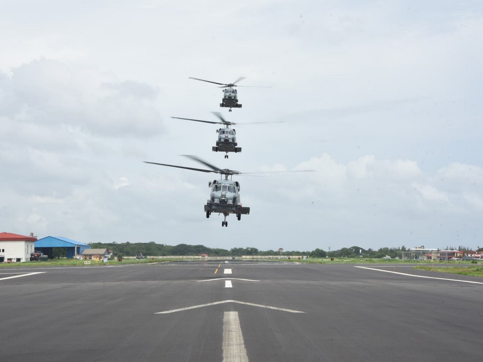Indian Navy to Commission INAS 335 (Ospreys) (Photo/X@indiannavy) Indian Navy to Commission INAS 335 (Ospreys) (Photo/X@indiannavy)