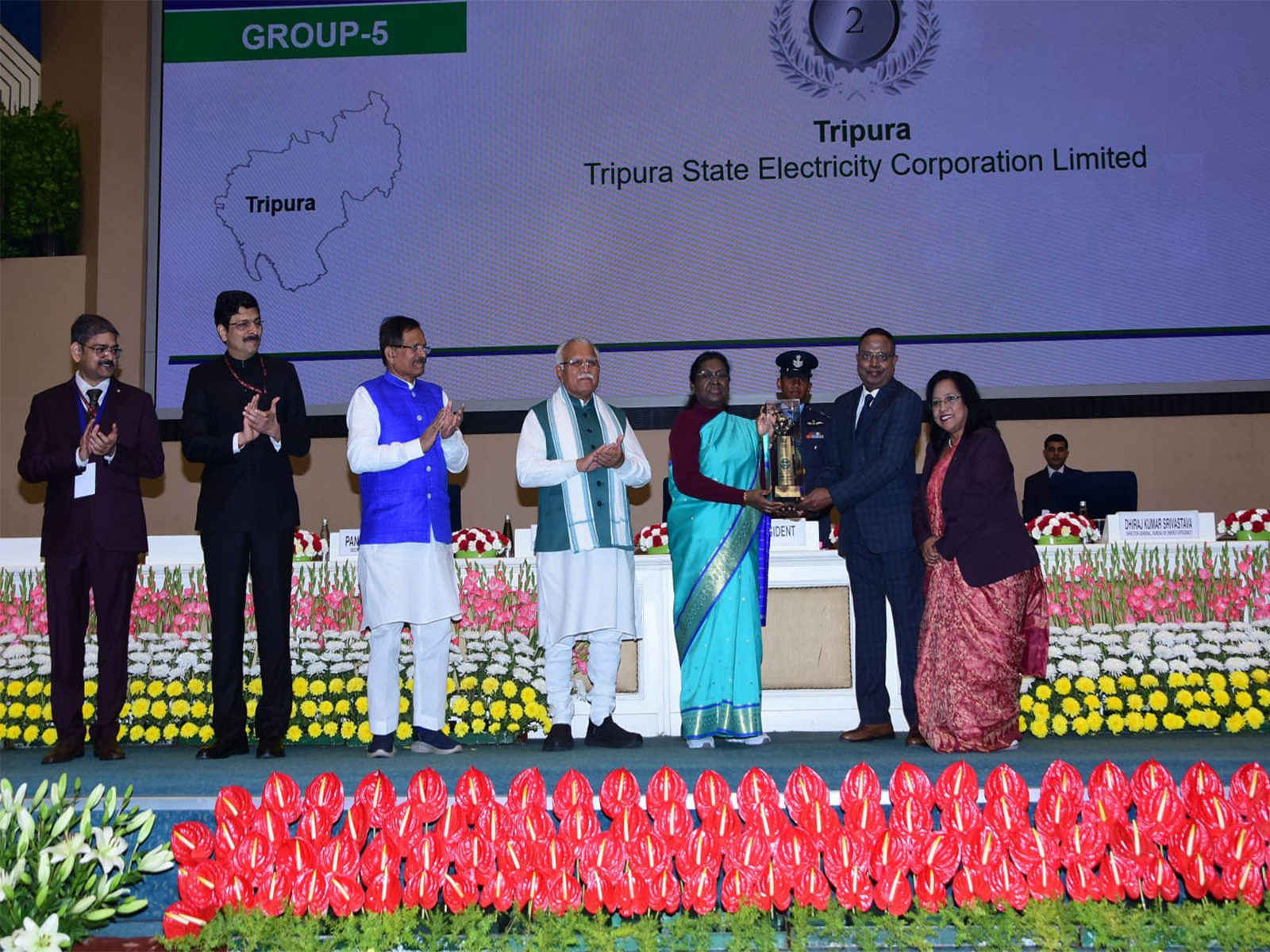 Tripura State Electricity Corporation Limited (TSECL) receiving award from President (Photo/ANI)