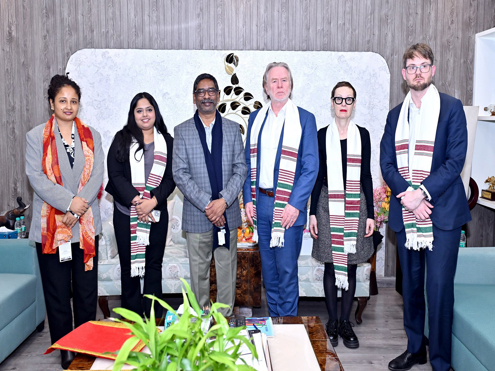 Jharkhand CM Hemant Soren meets Australian High Commissioner Green (Photo/X@JharkhandCMO) Jharkhand CM Hemant Soren meets Australian High Commissioner Green (Photo/X@JharkhandCMO)