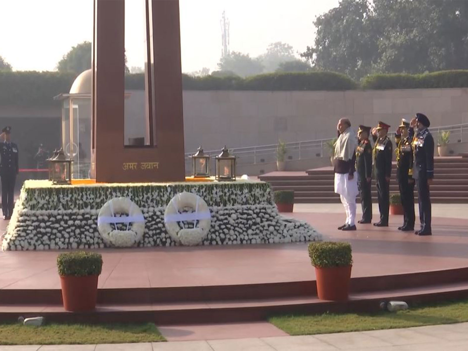 Rajnath Singh along with Tri-Service Chiefs and CDS at National War Memorial (Photo/ANI)