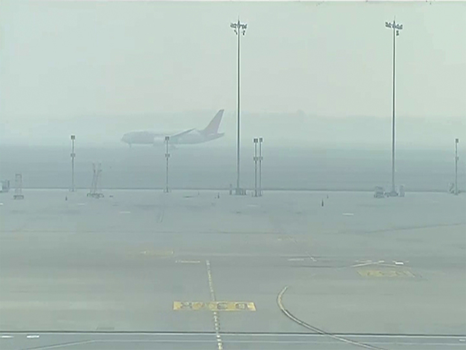 Low visibility at Delhi Airport (File Photo/ANI) Low visibility at Delhi Airport (File Photo/ANI)