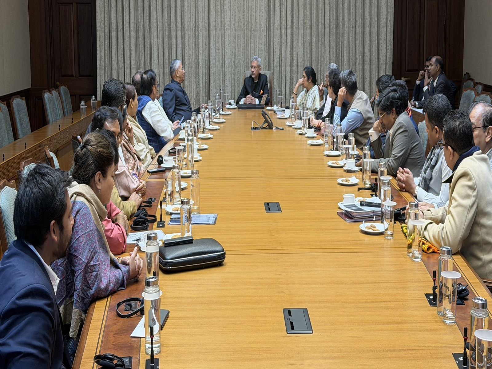 EAM Jaishankar meets MPs who represented India at UNGA (Photo/X@DrSJaishankar)