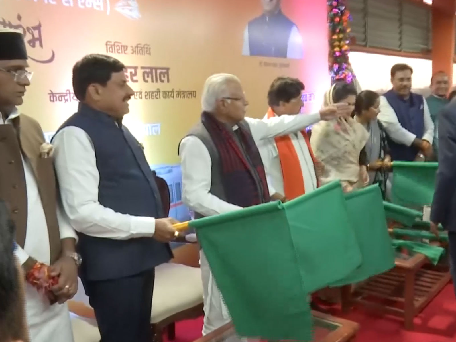 Madhya Pradesh CM Mohan Yadav and Union Minister Manohar Lal Khattar flag off Bhopal Metro Rail Service (Photo/ ANI)