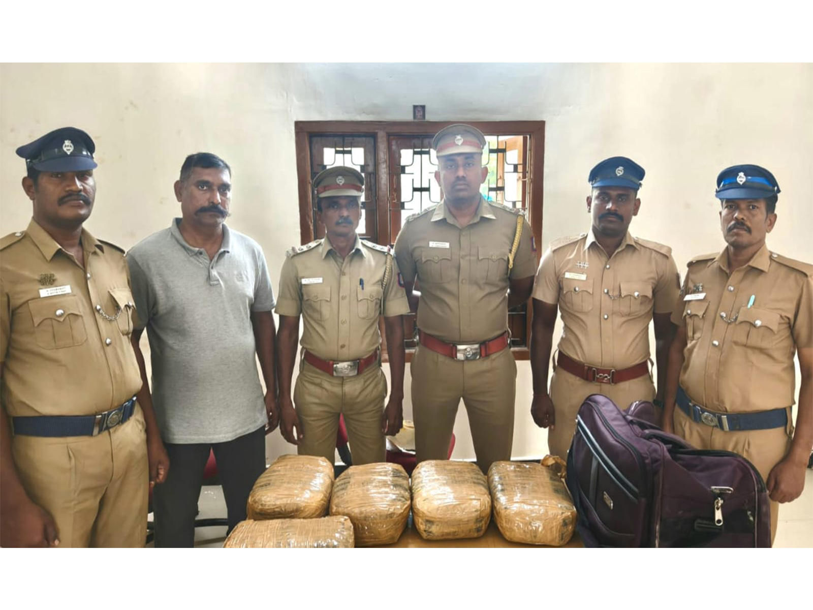 Rameswaram Railway Police seize 10 kg of cannabis (Photo/ANI)