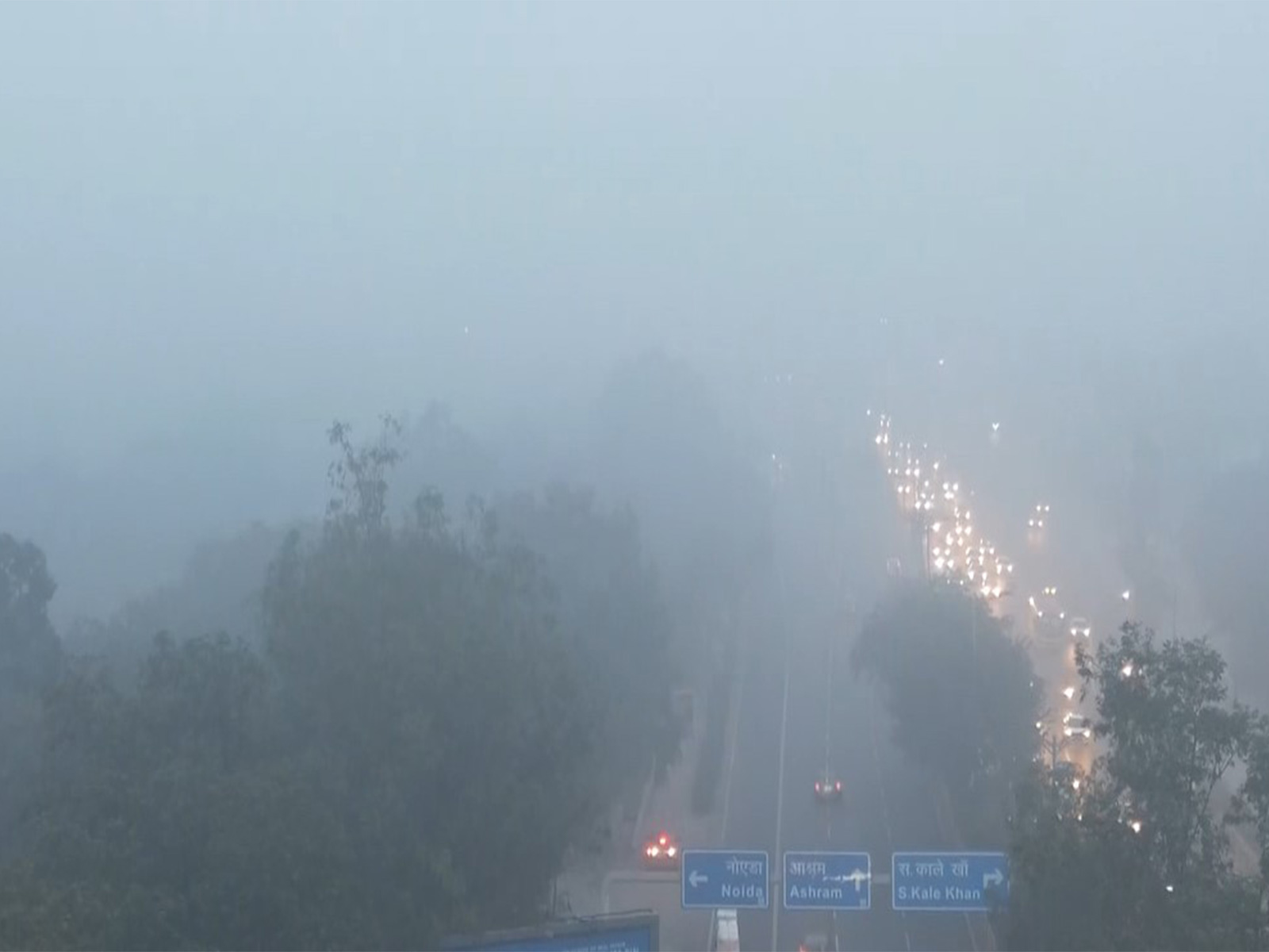 Thick smog engulfs Sarai Kale Khan (Photo/ANI)
