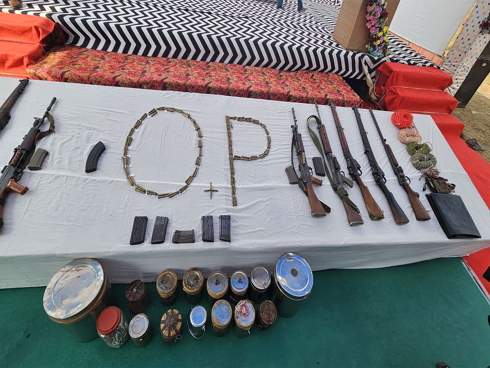 22 Naxals surrender before Odisha Police in Malkanagiri (Photo/Odisha Police) 22 Naxals surrender before Odisha Police in Malkanagiri (Photo/Odisha Police)