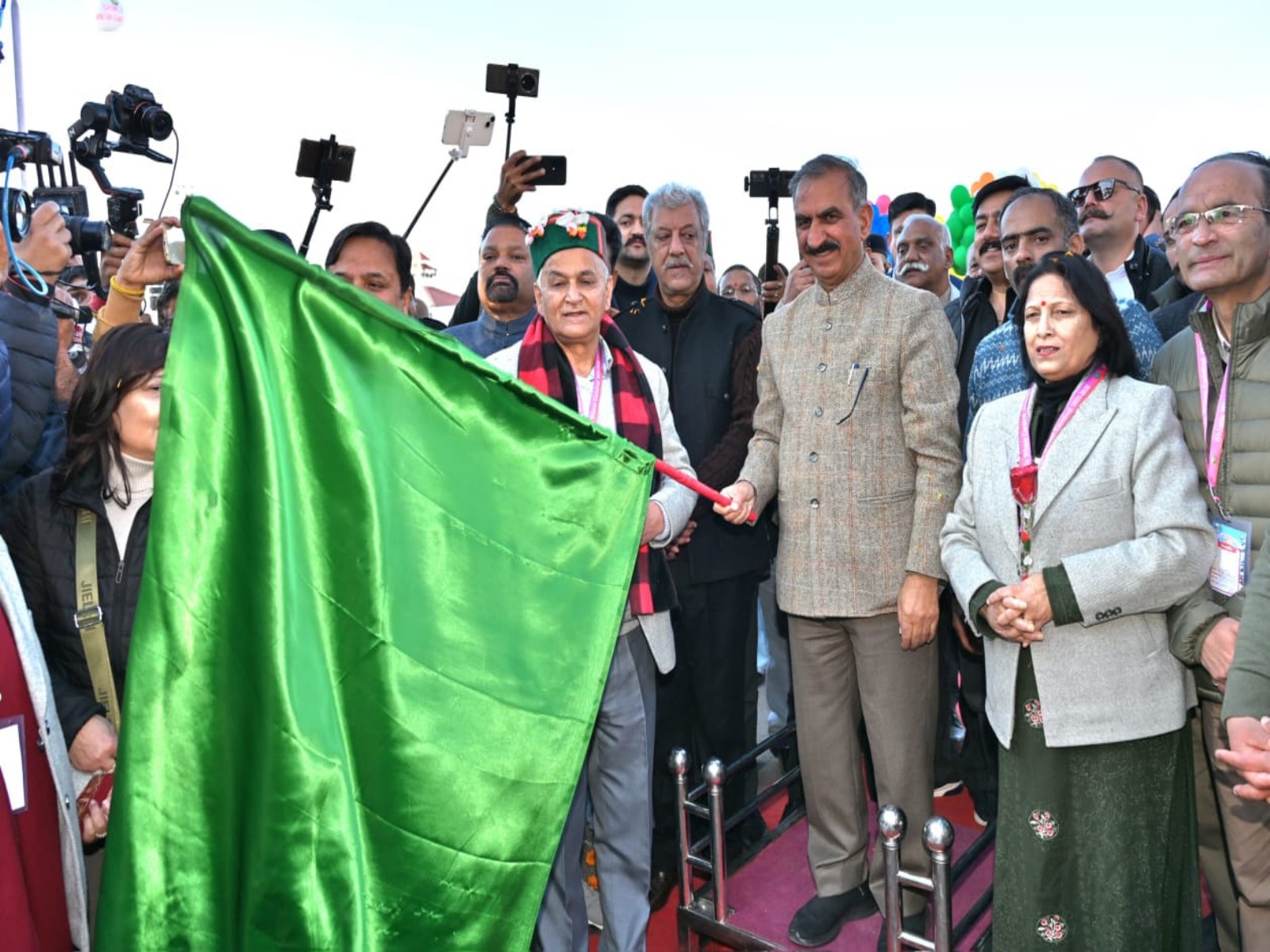 Himachal Pradesh CM Sukhu inaugurating Shimla Winter Carnival. (Photo/ANI) Himachal Pradesh CM Sukhu inaugurating Shimla Winter Carnival. (Photo/ANI)