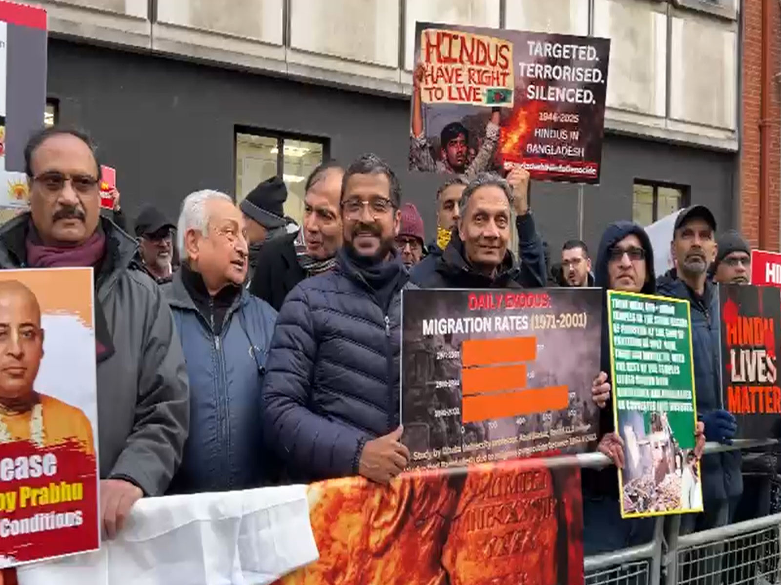 Indian and Bangladeshi Hindu communities in London protest outside the Bangladesh High Commission (Photo/ANI)