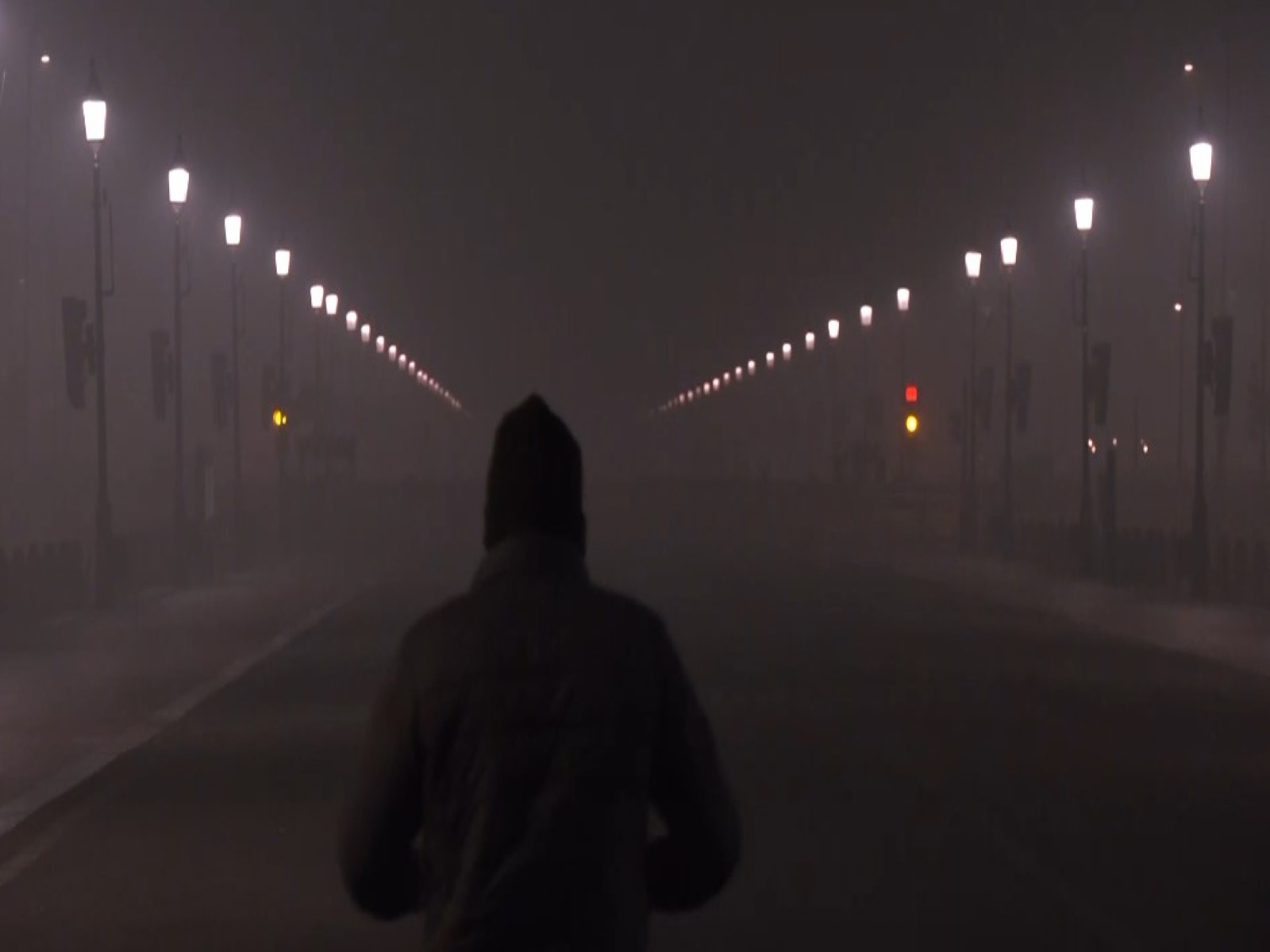 India Gate not visible due to smog (Photo/ANI) India Gate not visible due to smog (Photo/ANI)