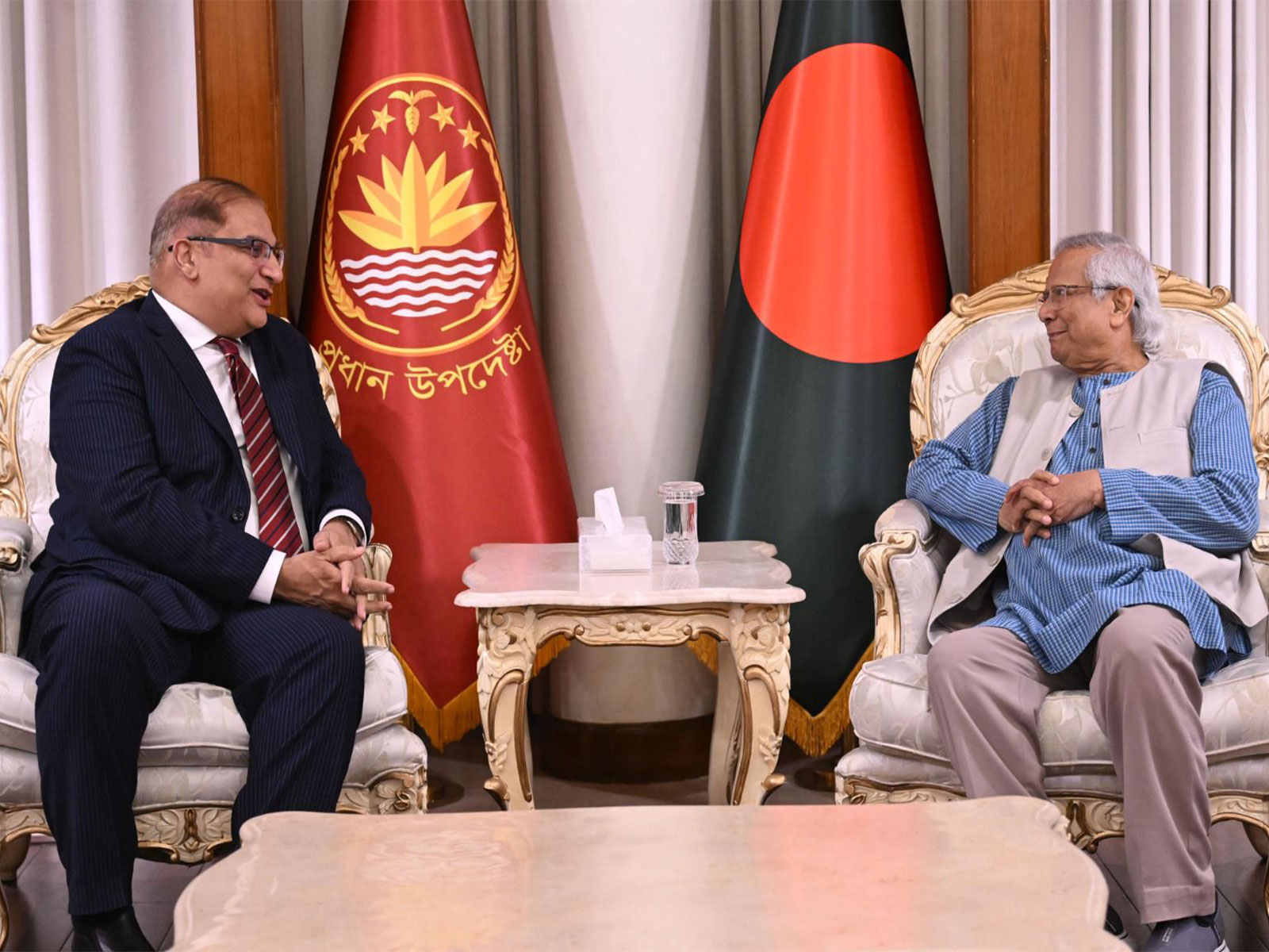 Pakistan High Commissioner to Bangladesh Imran Haider meets Chief Adviser Muhammad Yunus during a courtesy call at the State Guest House in Dhaka on Sunday. (Image Source: Chief Adviser Press Wing)