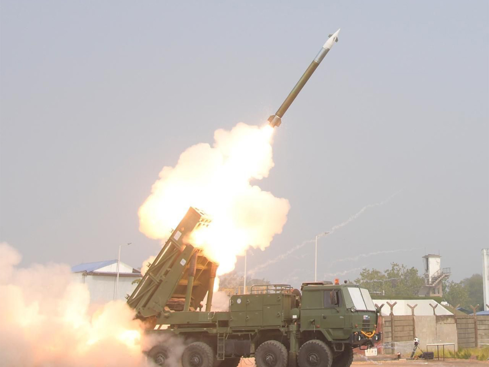 Pinaka Rocket Guided Missile system (Photo/ANI) Pinaka Rocket Guided Missile system (Photo/ANI)