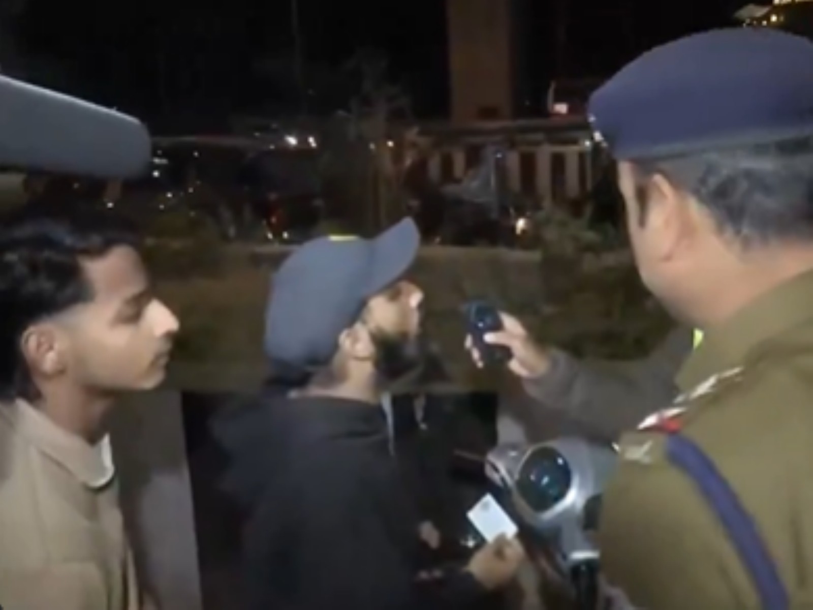 Police are checking with breath analyzer (Photo/ ANI) Police are checking with breath analyzer (Photo/ ANI)