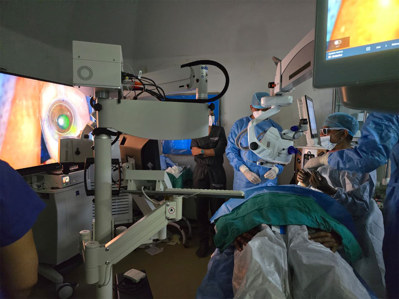 Integration of 3D Flex Aqueous Angiography with iStent(Photo/ Ministry Of Defence)