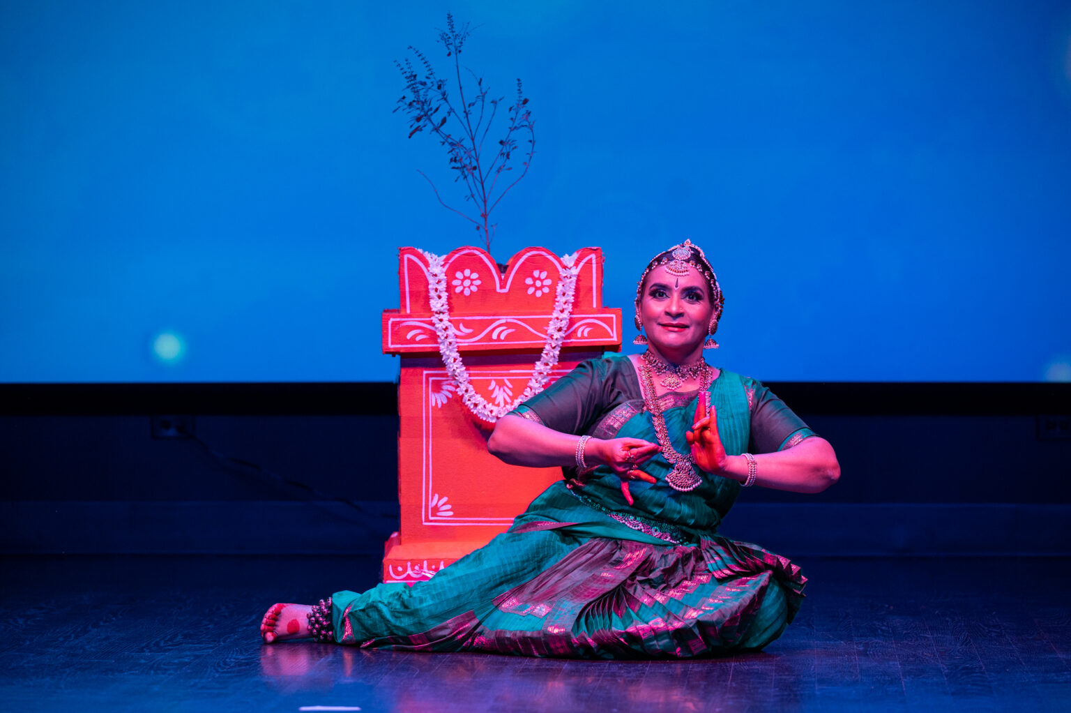 Kuchipudi Solo “Tulasi” Enchants Naperville Audience at The Matrix Club