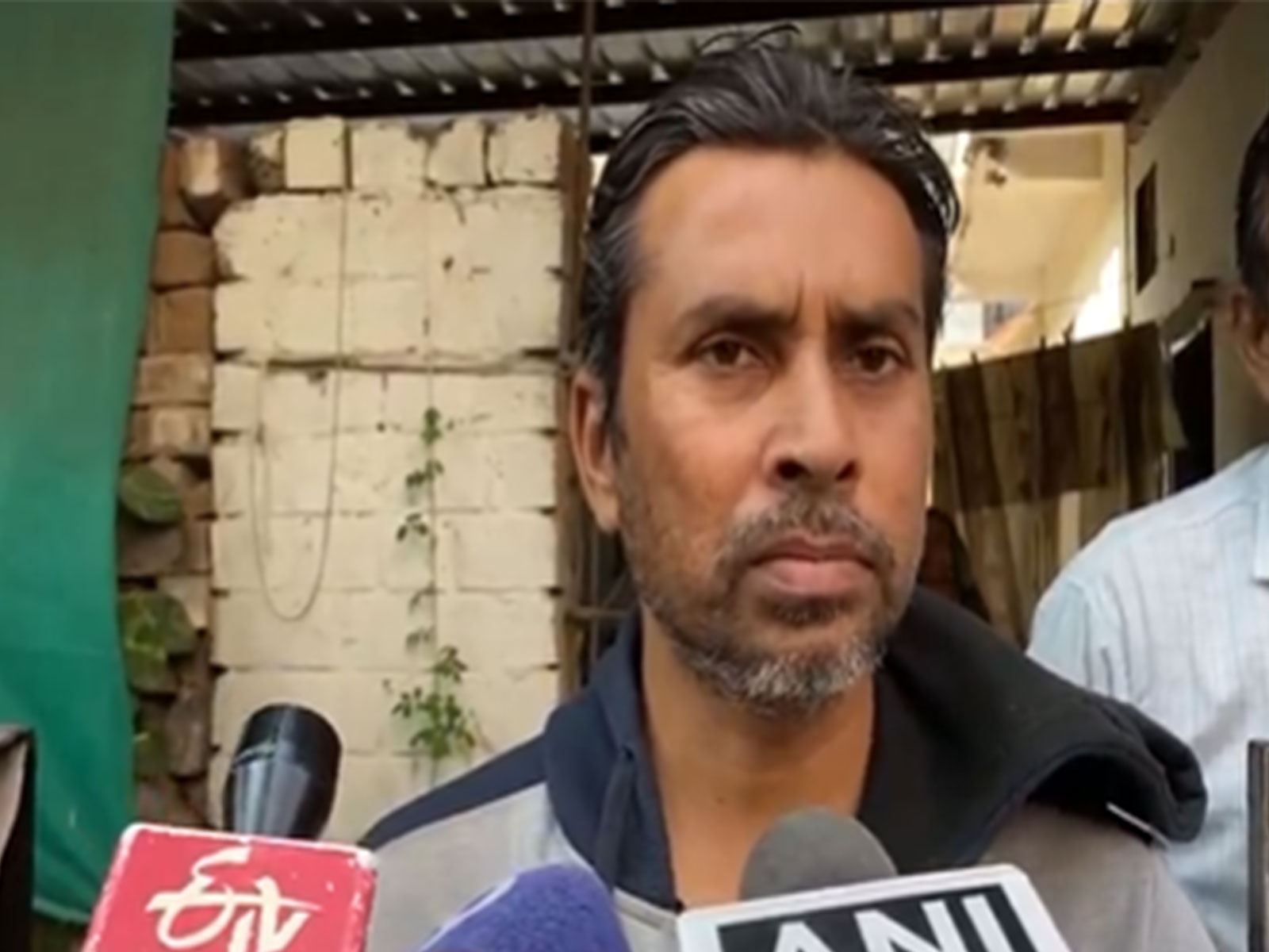 Father of the deceased infant, Sunil Sahu (Photo/ANI) Father of the deceased infant, Sunil Sahu (Photo/ANI)