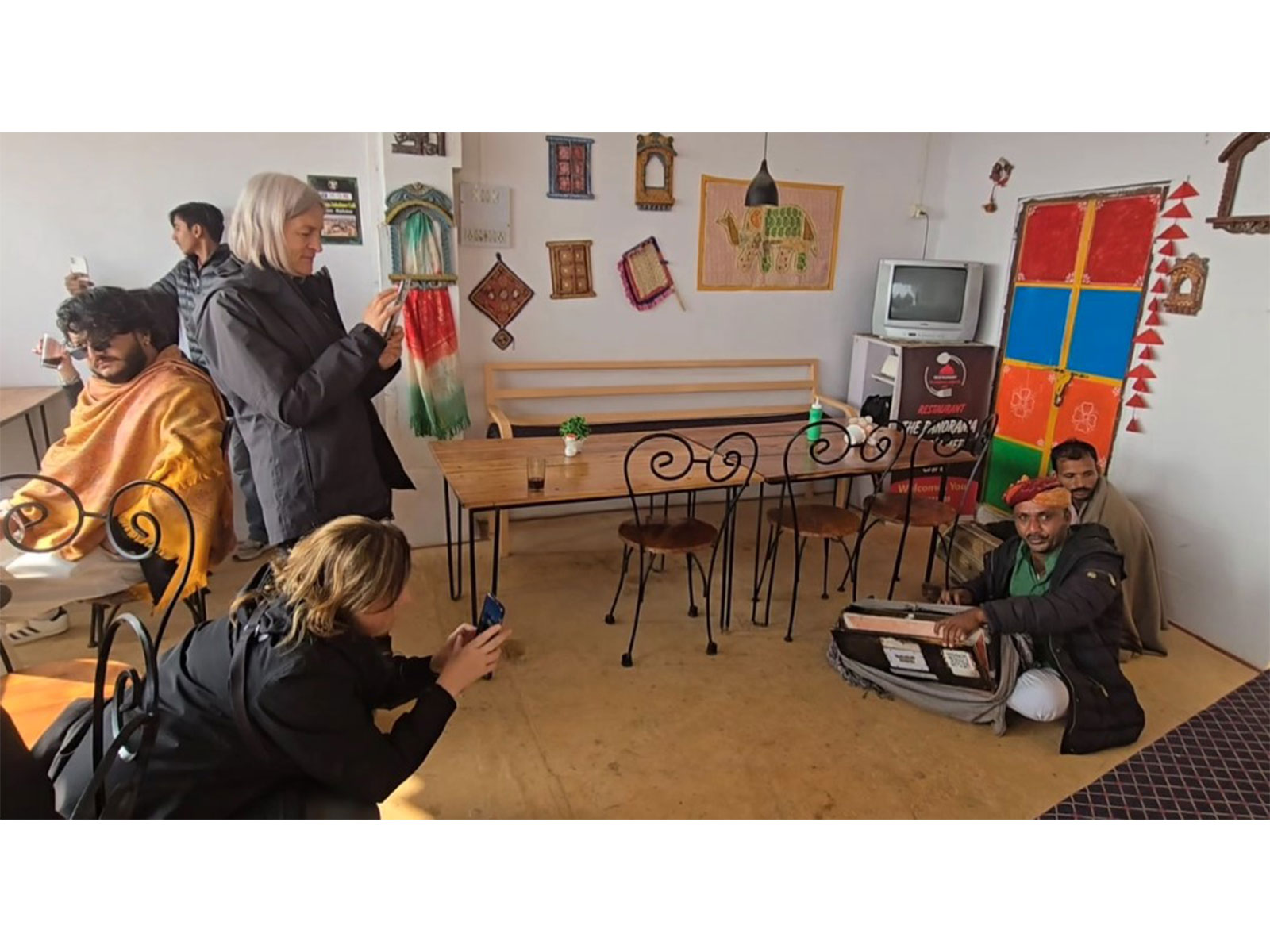 Foreign tourists enjoyed the weather at Sonar Fort(Photo/ANI)