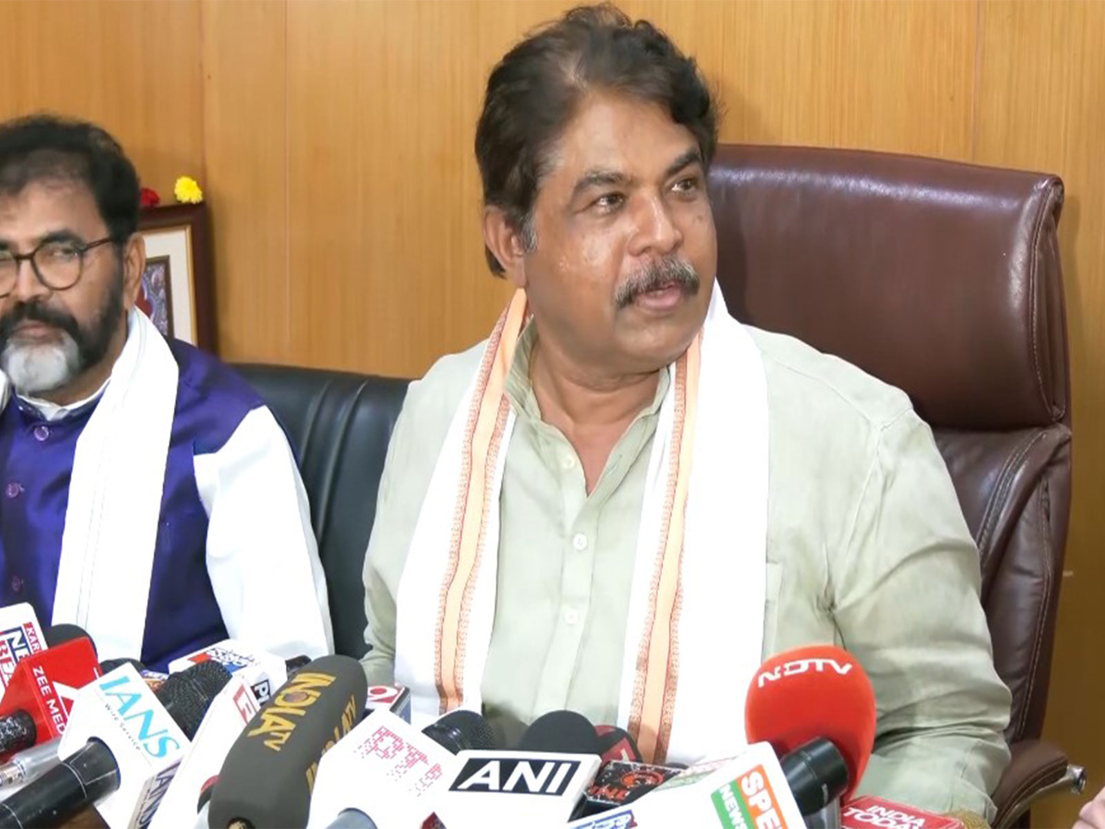 Karnataka Assembly Leader of Opposition R Ashoka (Photo/ANI)