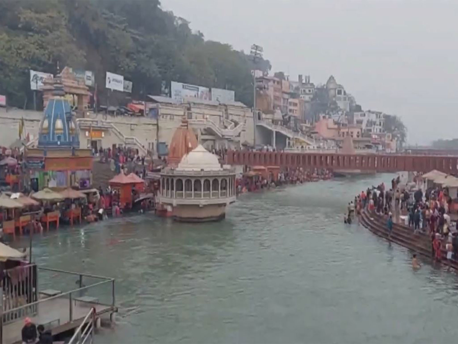 Devotees take a holy dip on Paush Purnima in Haridwar (Photo/ANI)