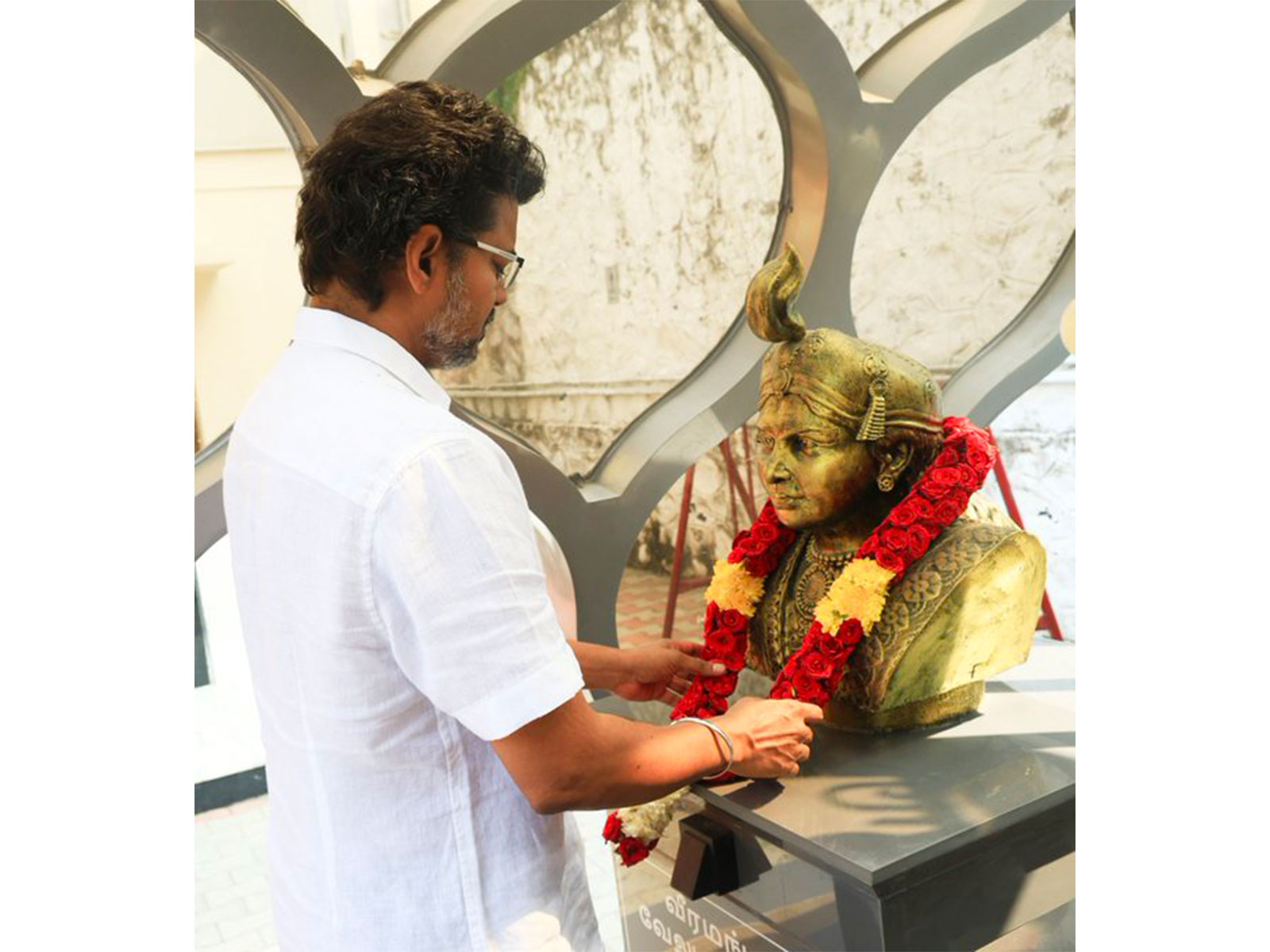 TVK chief Vijay pays tribute to Rani Velu Nachiyar on his birth anniversary. (Photo/@TVKVijayHQ)