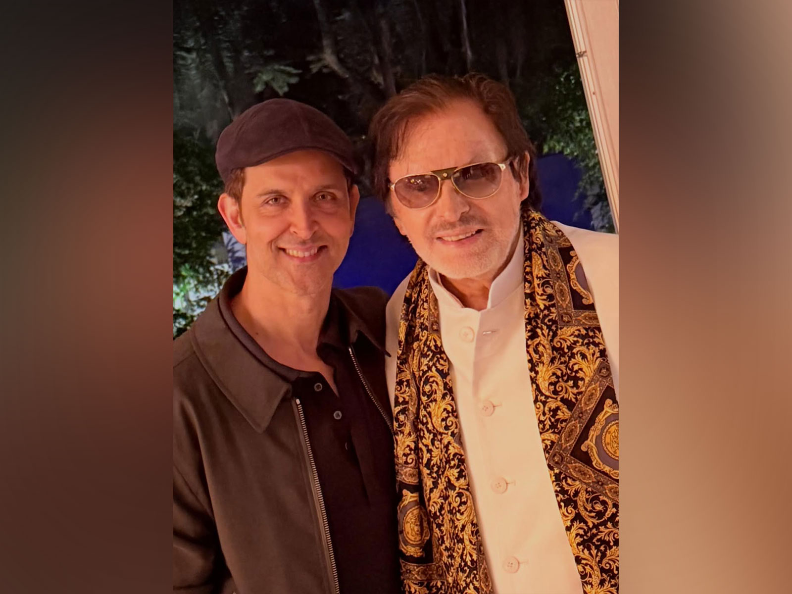 Hrithik Roshan wishes Sanjay Khan on his birthday (Photo/Instagram@hrithikroshan)