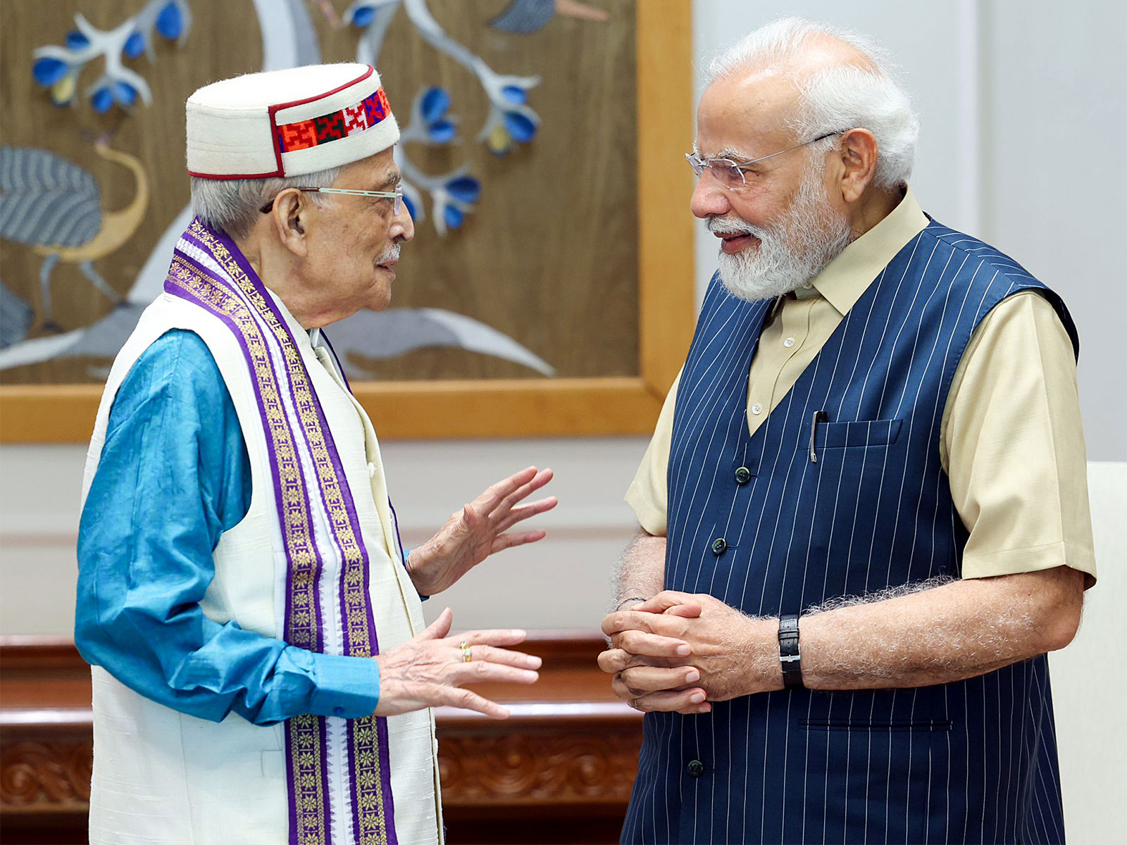 Veteran BJP leader Murli Manohar Joshi with PM Modi (FilePhoto/ANI) Veteran BJP leader Murli Manohar Joshi with PM Modi (FilePhoto/ANI)