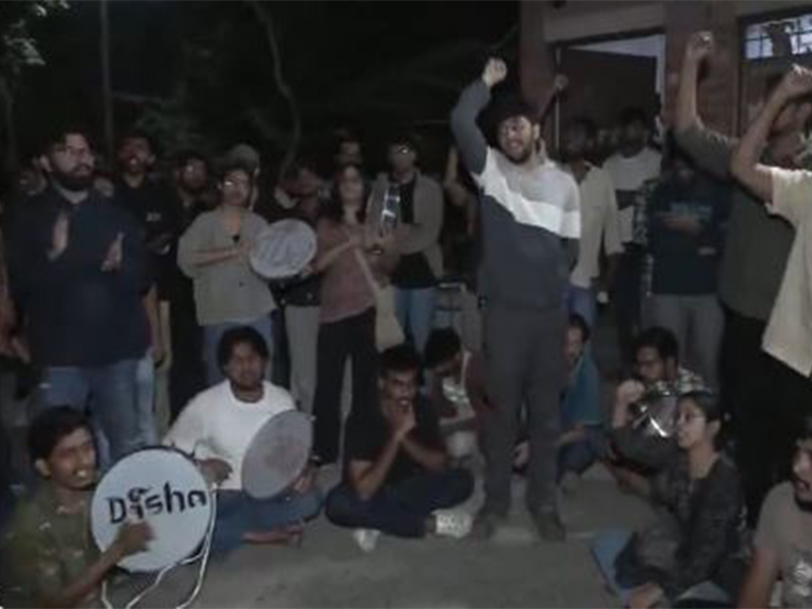 JNU students protest outside campus (Photo/ANI) JNU students protest outside campus (Photo/ANI)